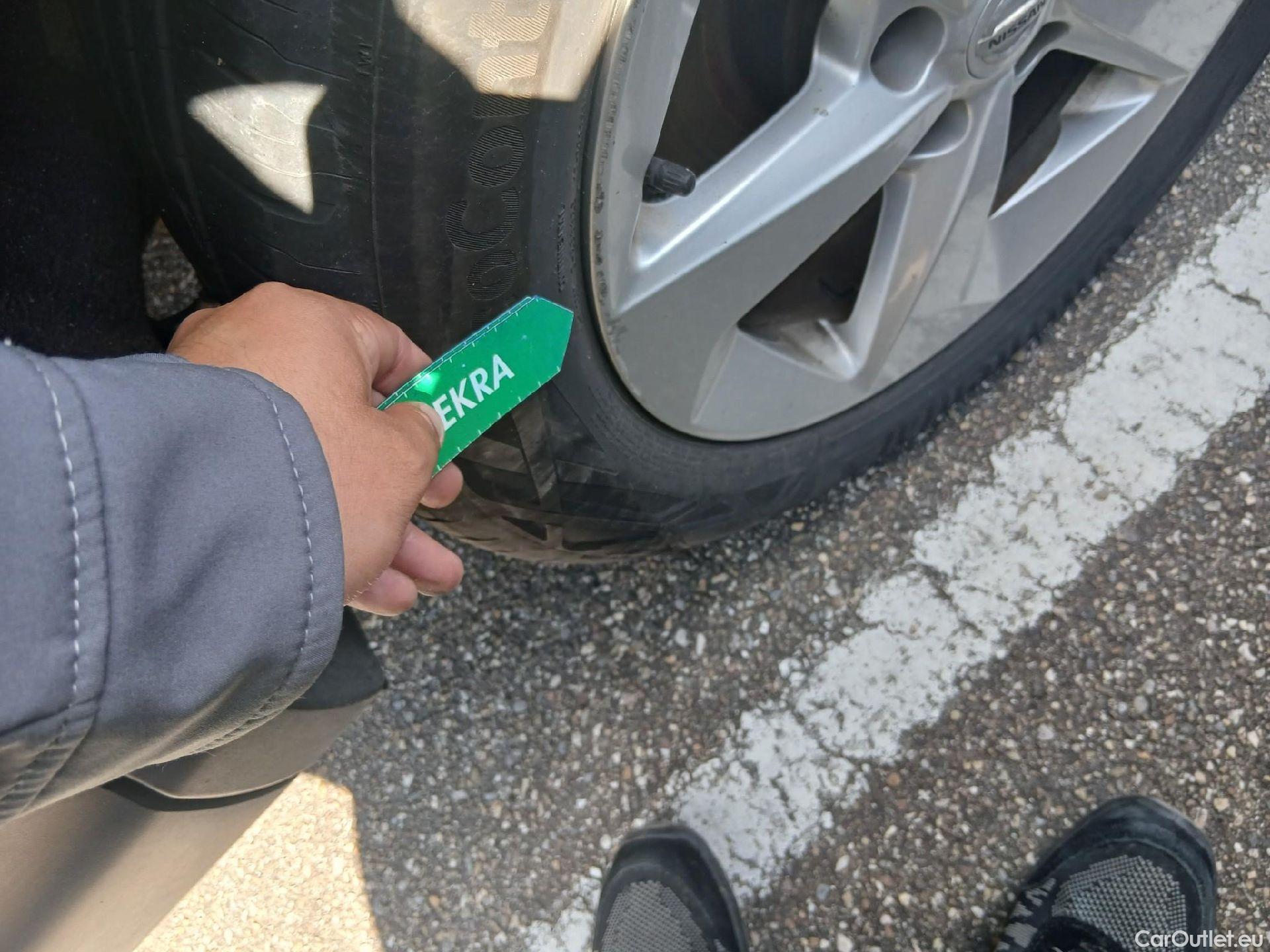  Nissan  Qashqai NISSAN  / 2017 / 5P / todoterreno dCi 85 kW (115 CV) ACENTA #27