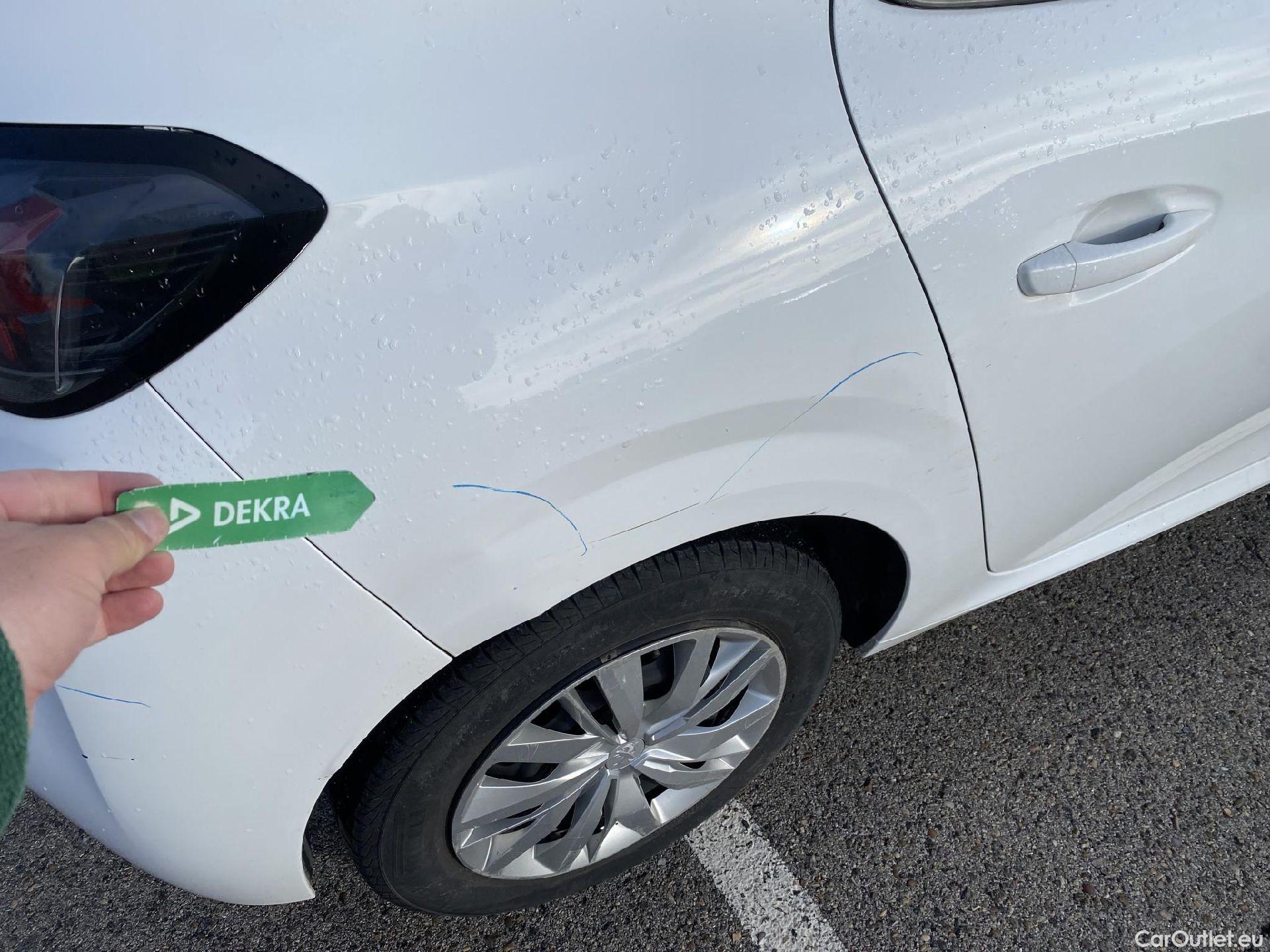  Peugeot  208 PEUGEOT  / 2019 / 5P / berlina con portón BlueHDi 73kW (100CV) Active #15