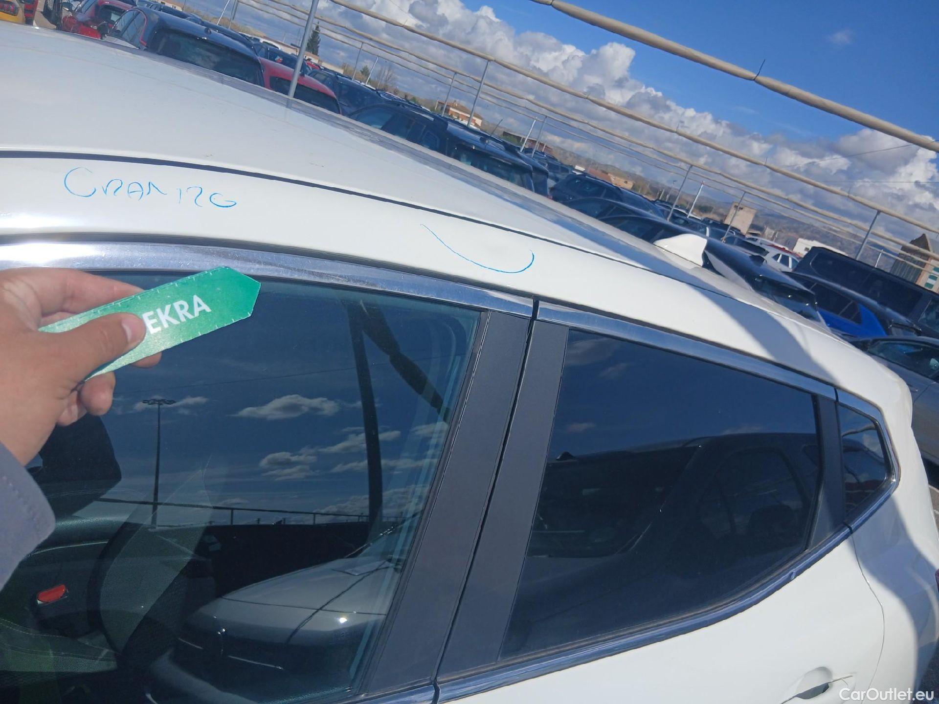  Nissan  Qashqai NISSAN  / 2017 / 5P / todoterreno dCi 85 kW (115 CV) ACENTA #23