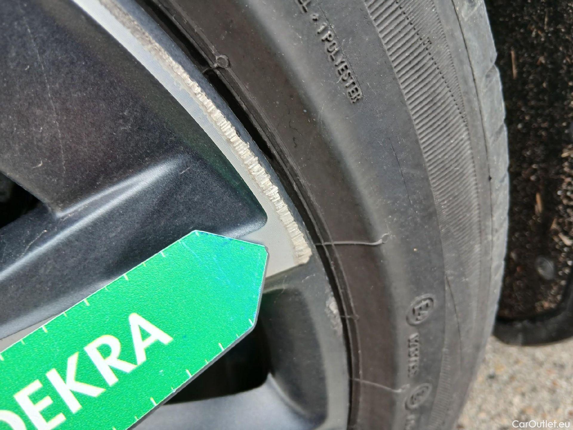  Volvo  V60 VOLVO  / 2018 / 5P / familiar 2.0 B4 (D) Momentum Auto #34