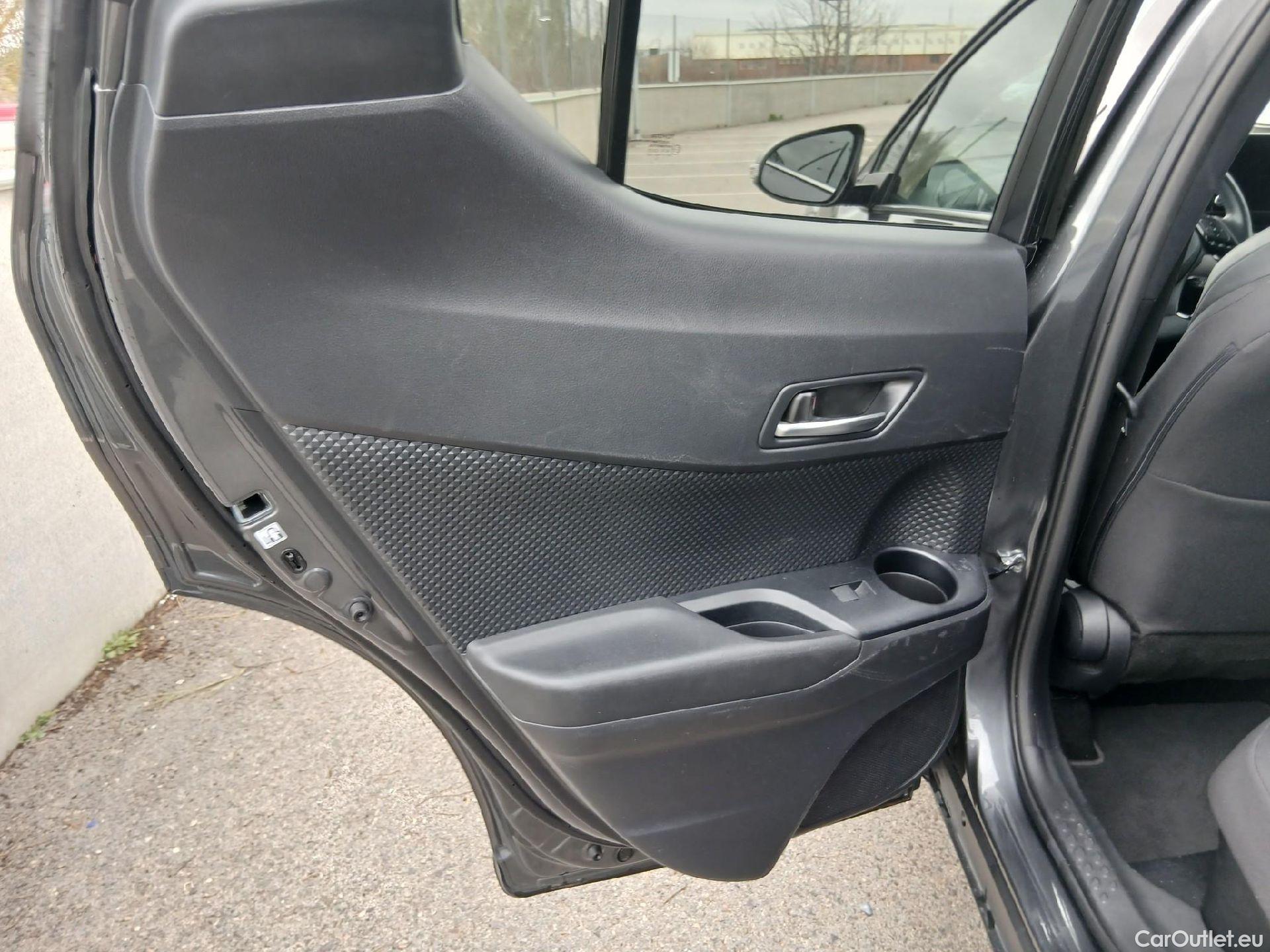  Toyota  C-HR TOYOTA  / 2019 / 5P / todoterreno 2.0 180H Advance #22