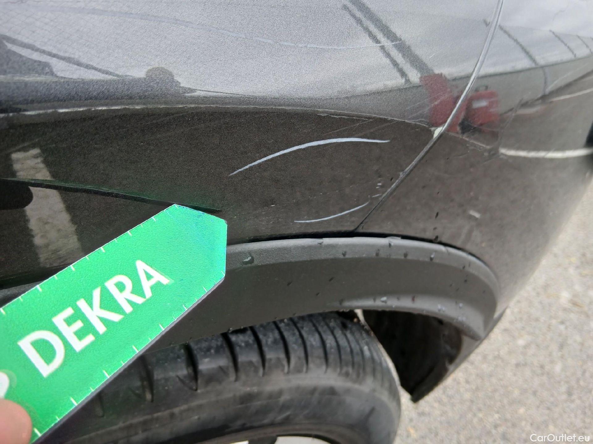  Toyota  C-HR TOYOTA  / 2019 / 5P / todoterreno 2.0 180H Advance #16