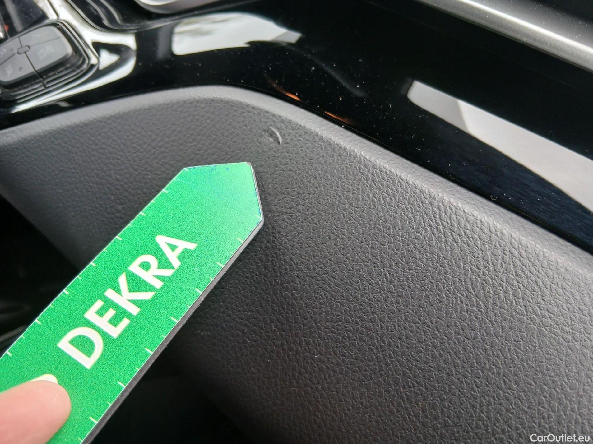  Toyota  C-HR TOYOTA  / 2019 / 5P / todoterreno 2.0 180H Advance #46