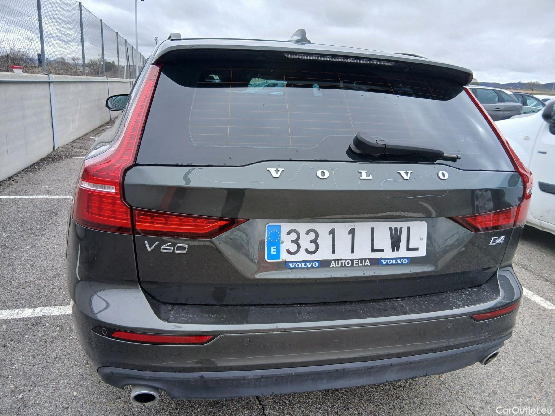  Volvo  V60 VOLVO  / 2018 / 5P / familiar 2.0 B4 (D) Momentum Auto #28