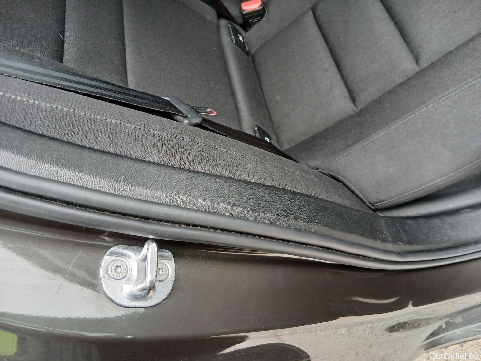  Volvo  V60 VOLVO  / 2018 / 5P / familiar 2.0 B4 (D) Momentum Auto #40