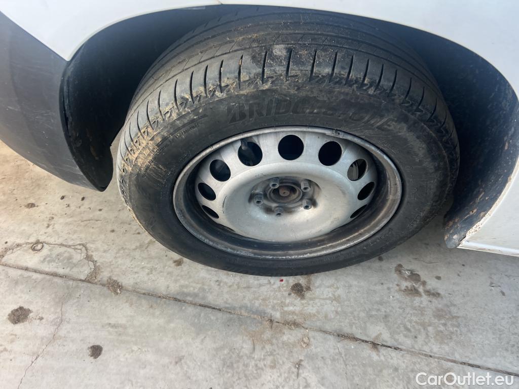  Citroen  Berlingo CITROEN  / 2018 / 4P / furgón derivado de turismo Talla XL BlueHDi 100 CONTROL #23