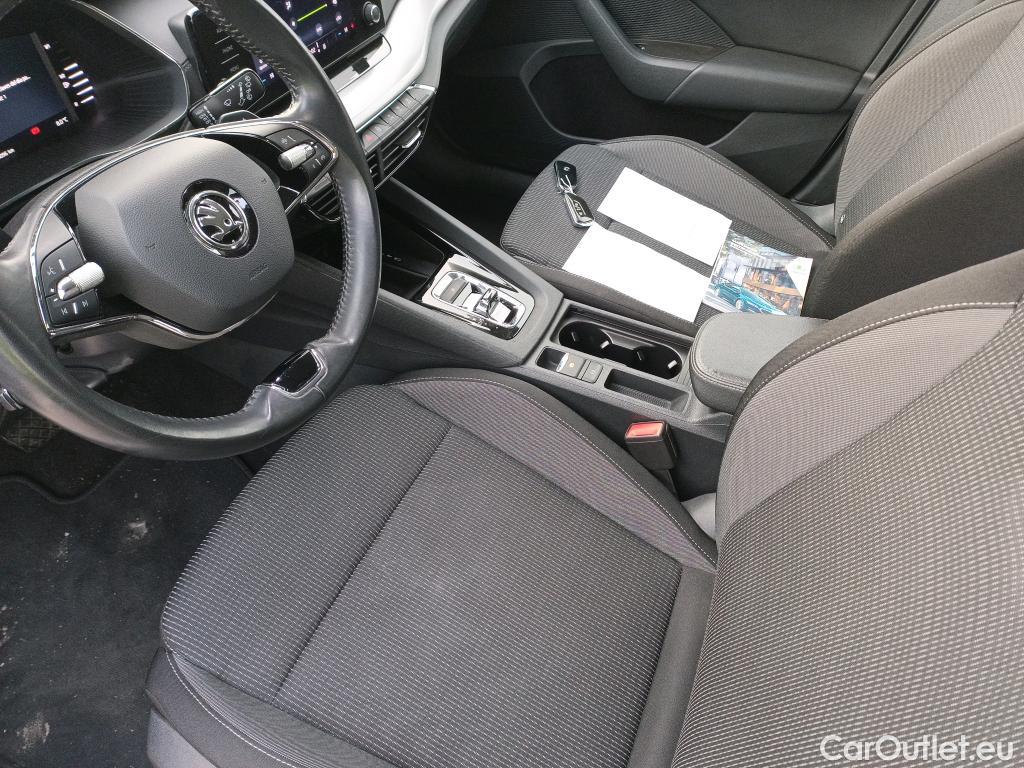  Skoda  Octavia SKODA  / 2020 / 5P / familiar Combi 2.0 TDI 110kW(150CV) DSG Ambition #18