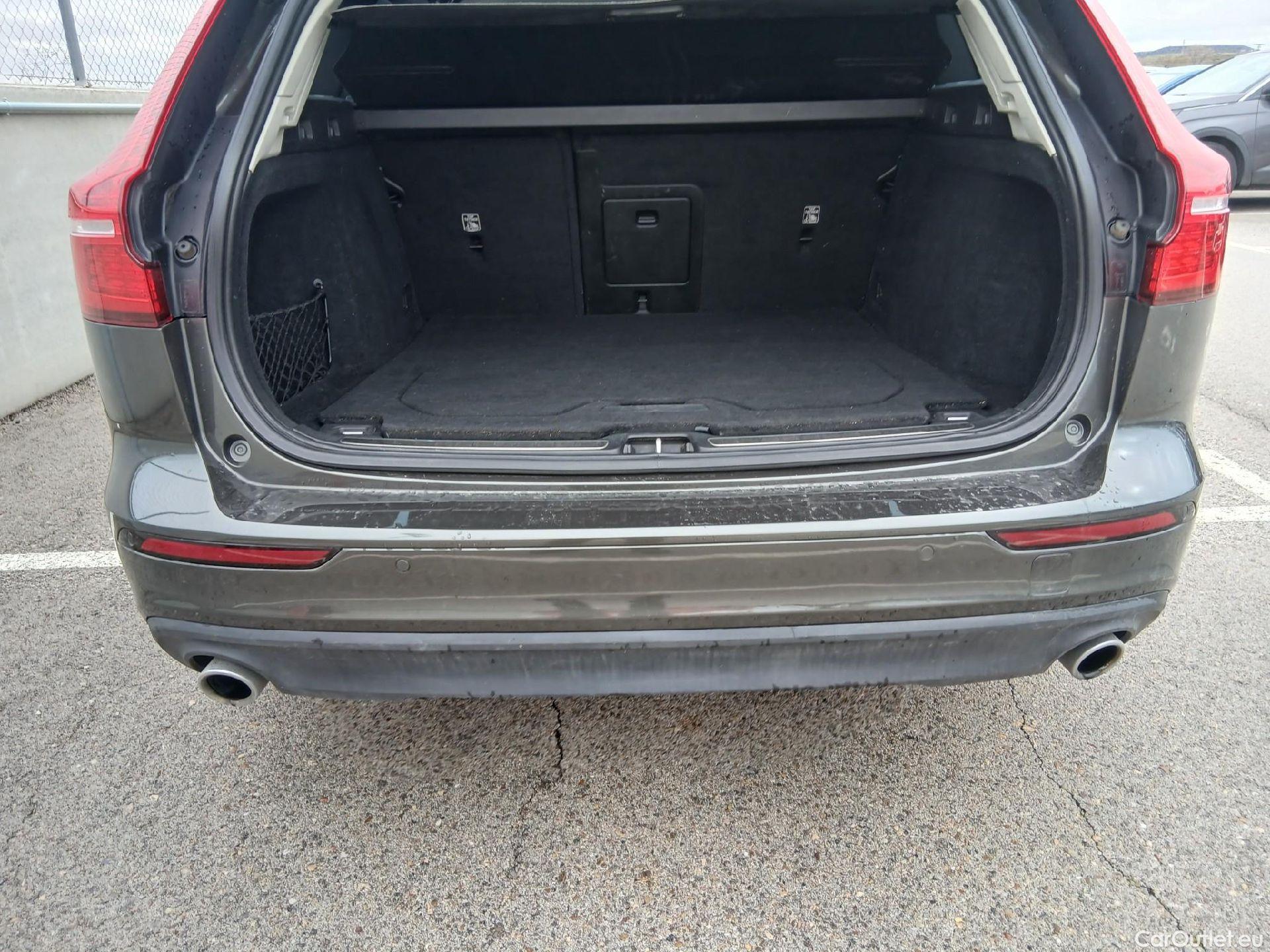  Volvo  V60 VOLVO  / 2018 / 5P / familiar 2.0 B4 (D) Momentum Auto #29