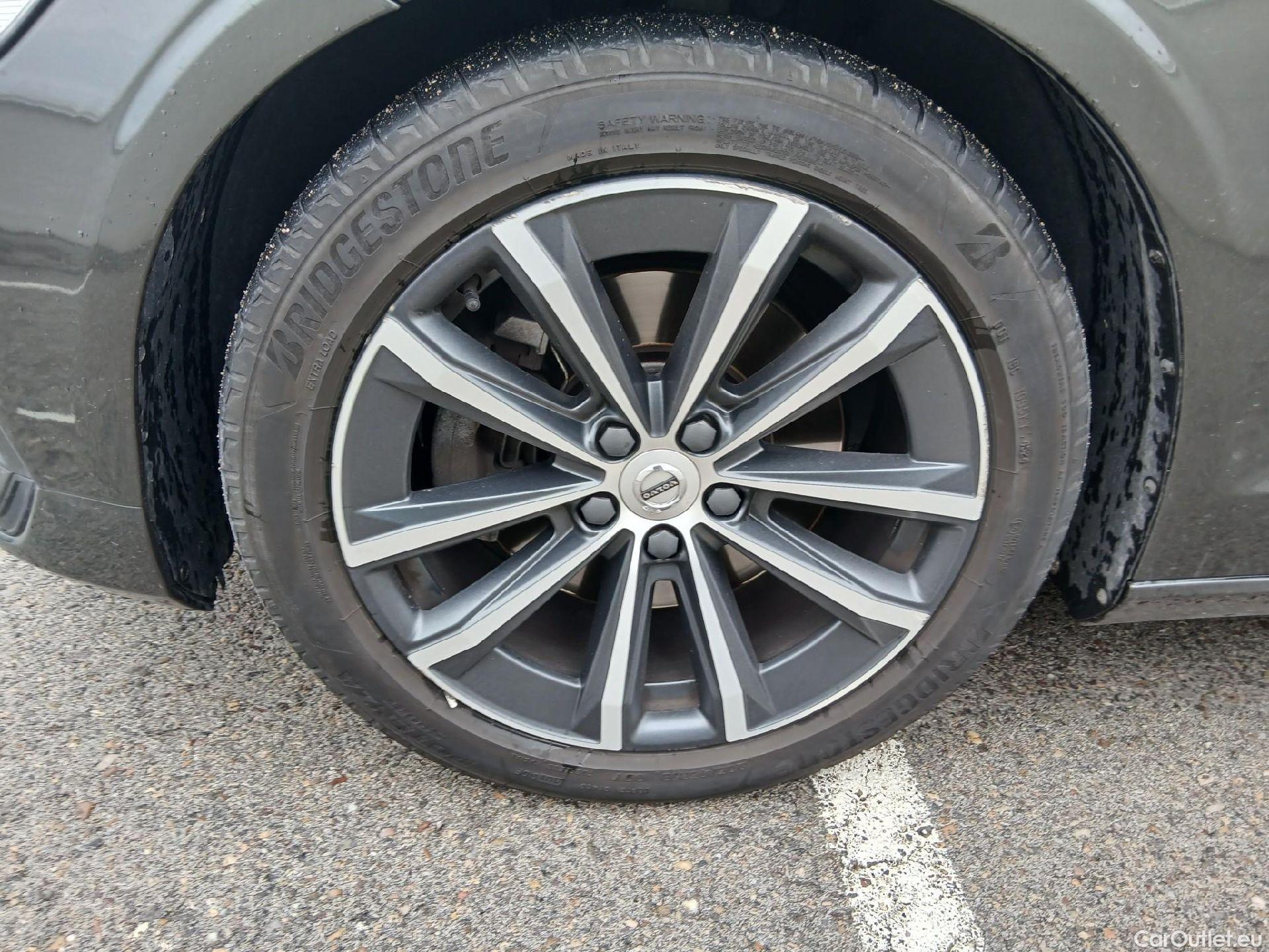  Volvo  V60 VOLVO  / 2018 / 5P / familiar 2.0 B4 (D) Momentum Auto #7