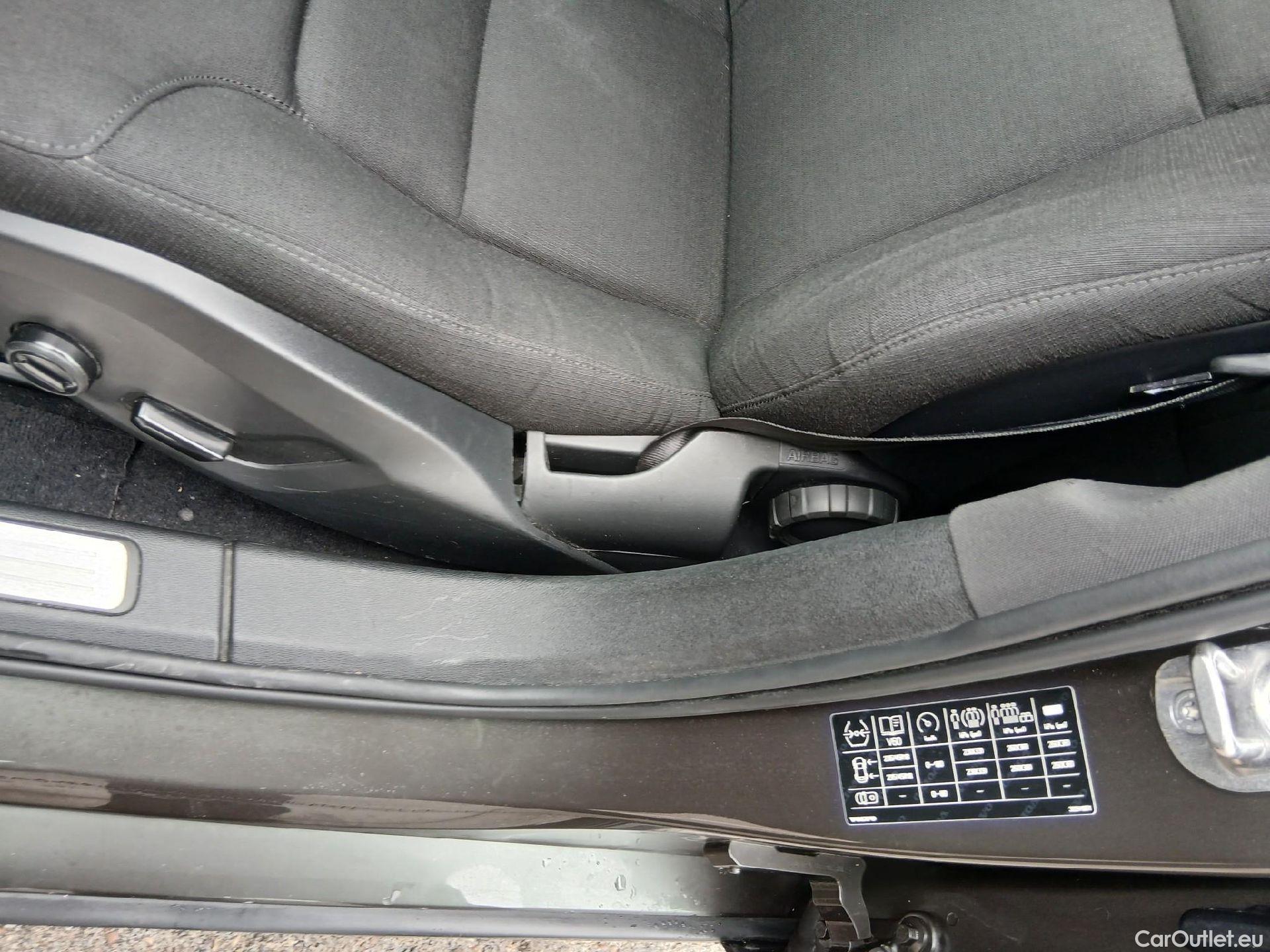  Volvo  V60 VOLVO  / 2018 / 5P / familiar 2.0 B4 (D) Momentum Auto #16