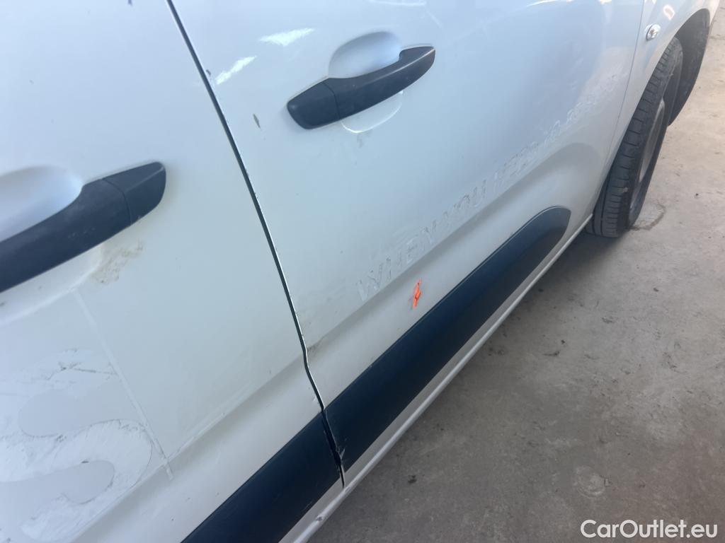  Citroen  Berlingo CITROEN  / 2018 / 4P / furgón derivado de turismo Talla XL BlueHDi 100 CONTROL #15