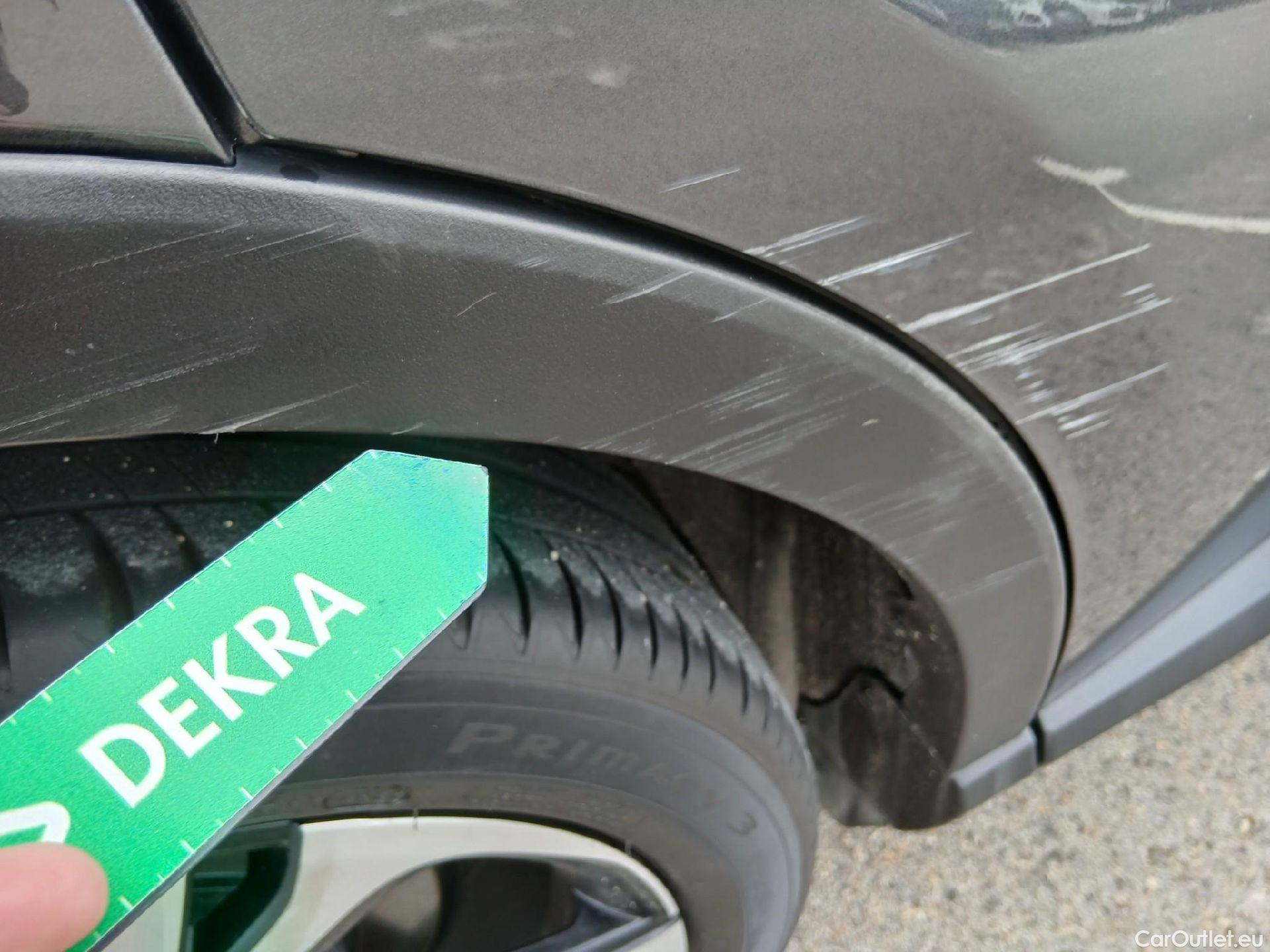  Toyota  C-HR TOYOTA  / 2019 / 5P / todoterreno 2.0 180H Advance #38