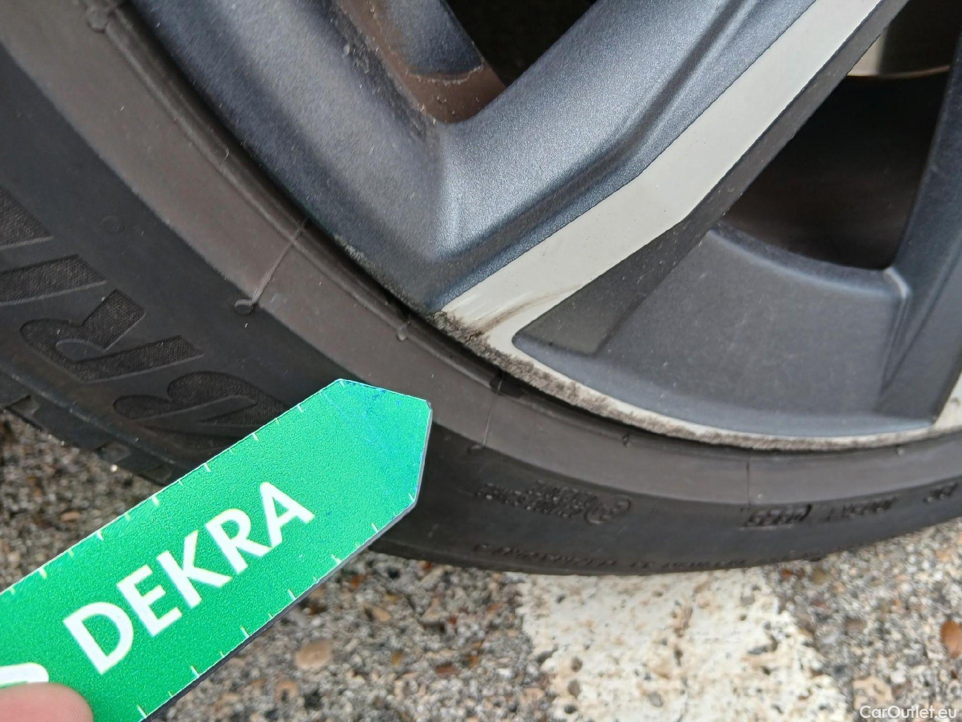  Volvo  V60 VOLVO  / 2018 / 5P / familiar 2.0 B4 (D) Momentum Auto #38