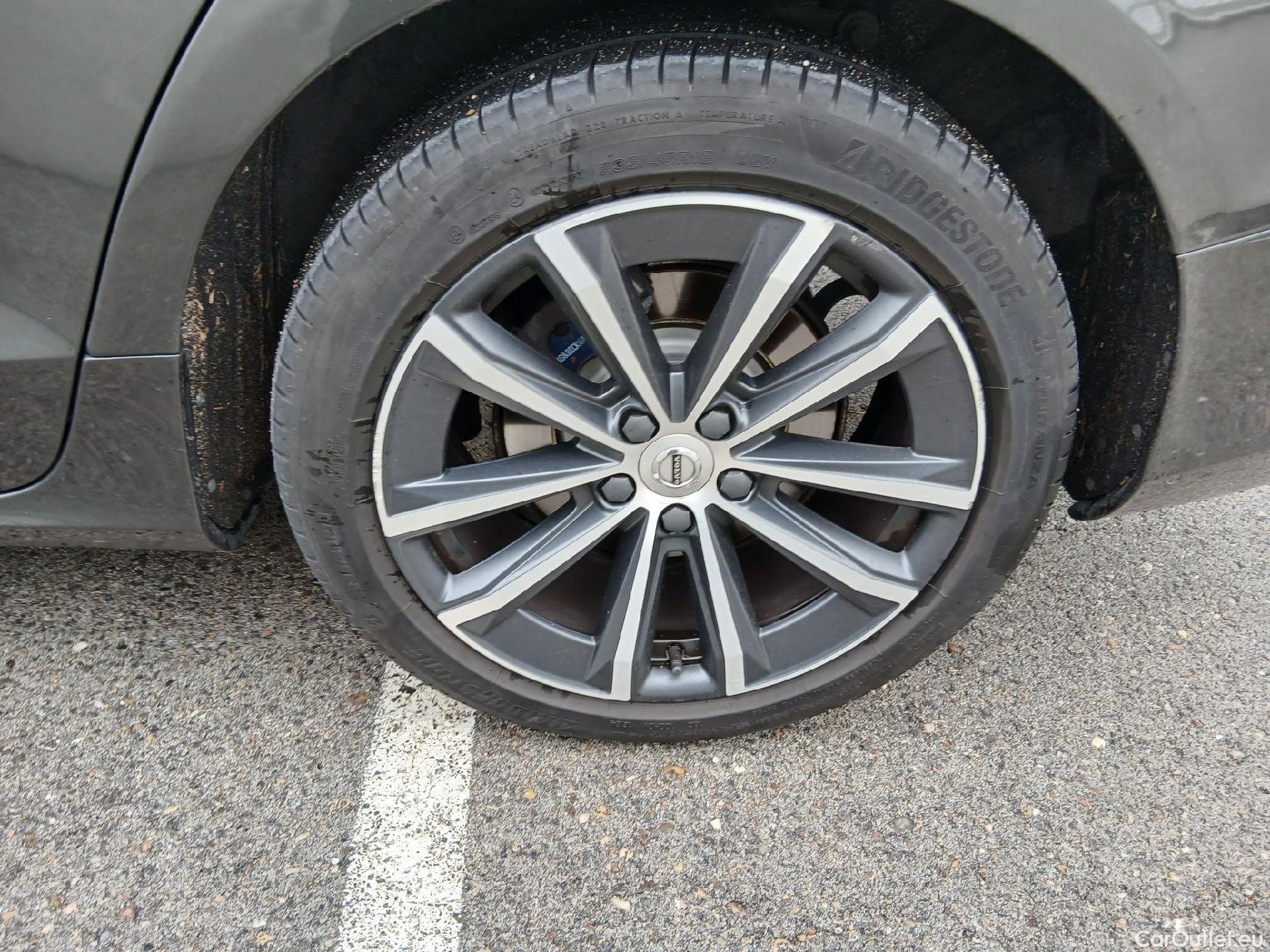  Volvo  V60 VOLVO  / 2018 / 5P / familiar 2.0 B4 (D) Momentum Auto #21