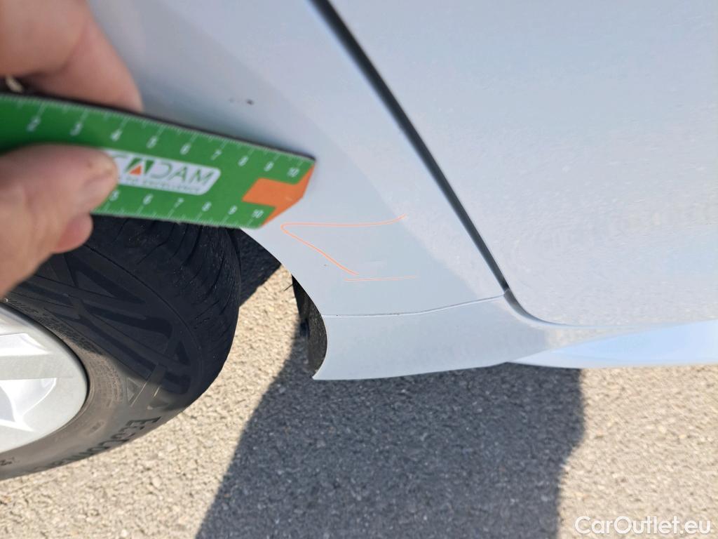  Toyota  Corolla TOYOTA  / 2019 / 5P / familiar 1.8 125H BUSINESS PLUS E-CVT TOU SPORT #8