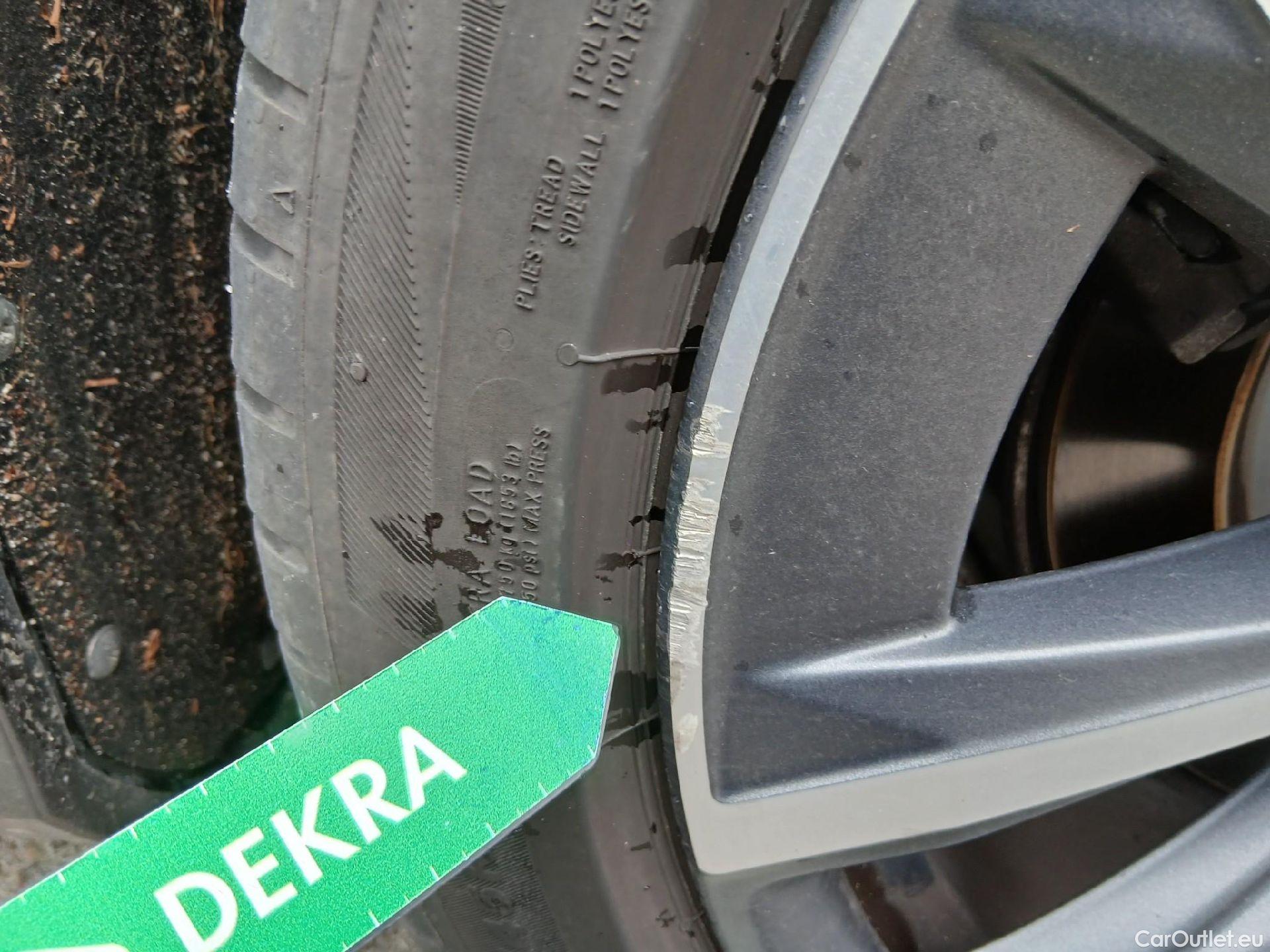  Volvo  V60 VOLVO  / 2018 / 5P / familiar 2.0 B4 (D) Momentum Auto #22