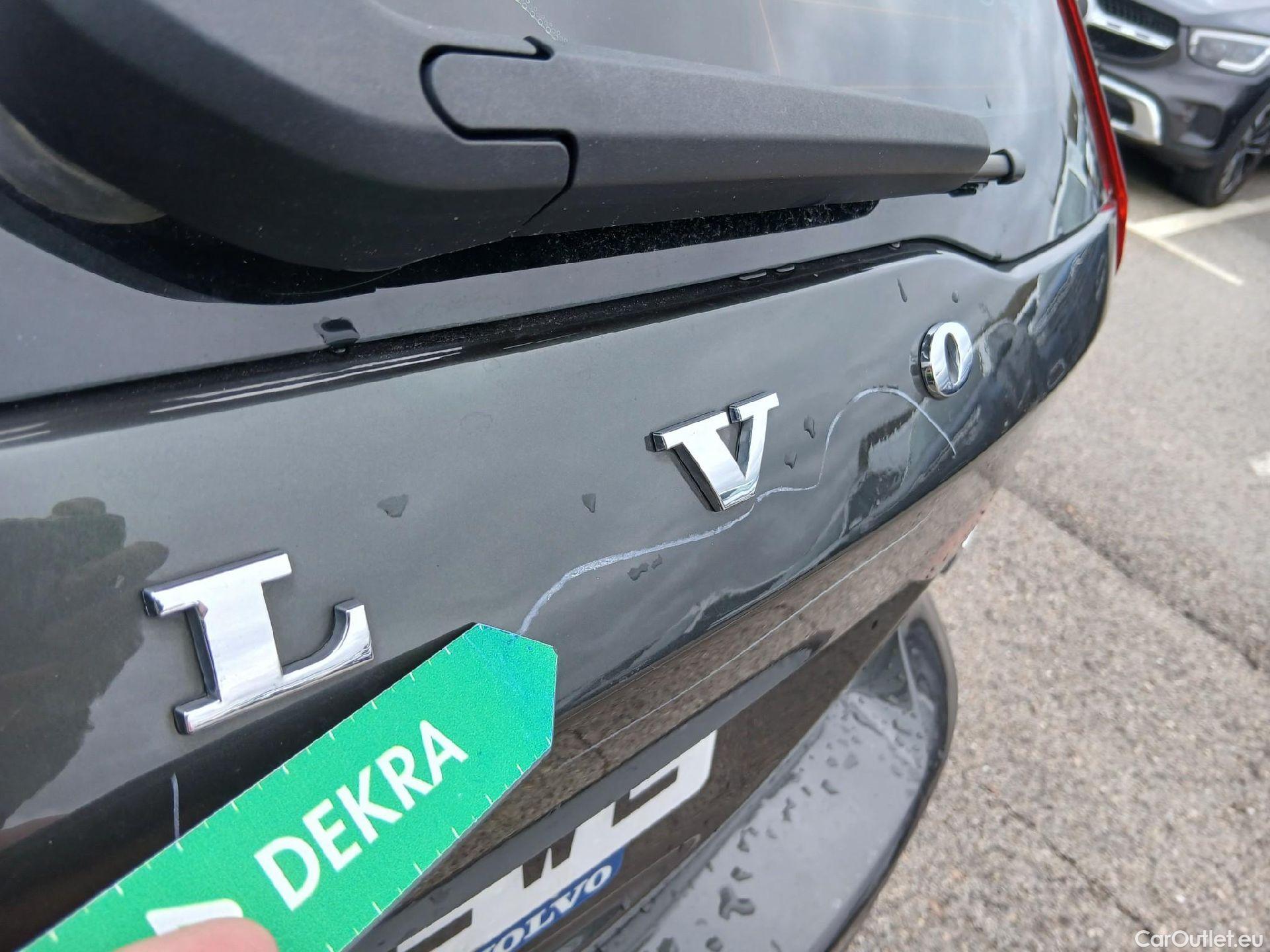  Volvo  V60 VOLVO  / 2018 / 5P / familiar 2.0 B4 (D) Momentum Auto #27