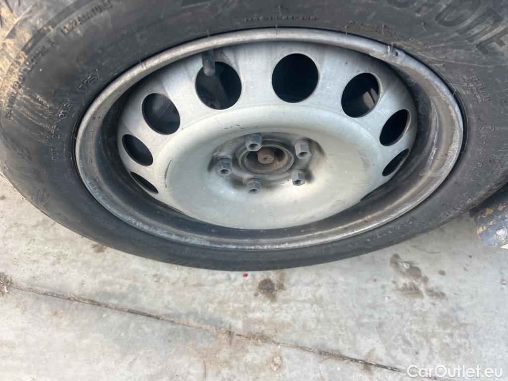  Citroen  Berlingo CITROEN  / 2018 / 4P / furgón derivado de turismo Talla XL BlueHDi 100 CONTROL #24