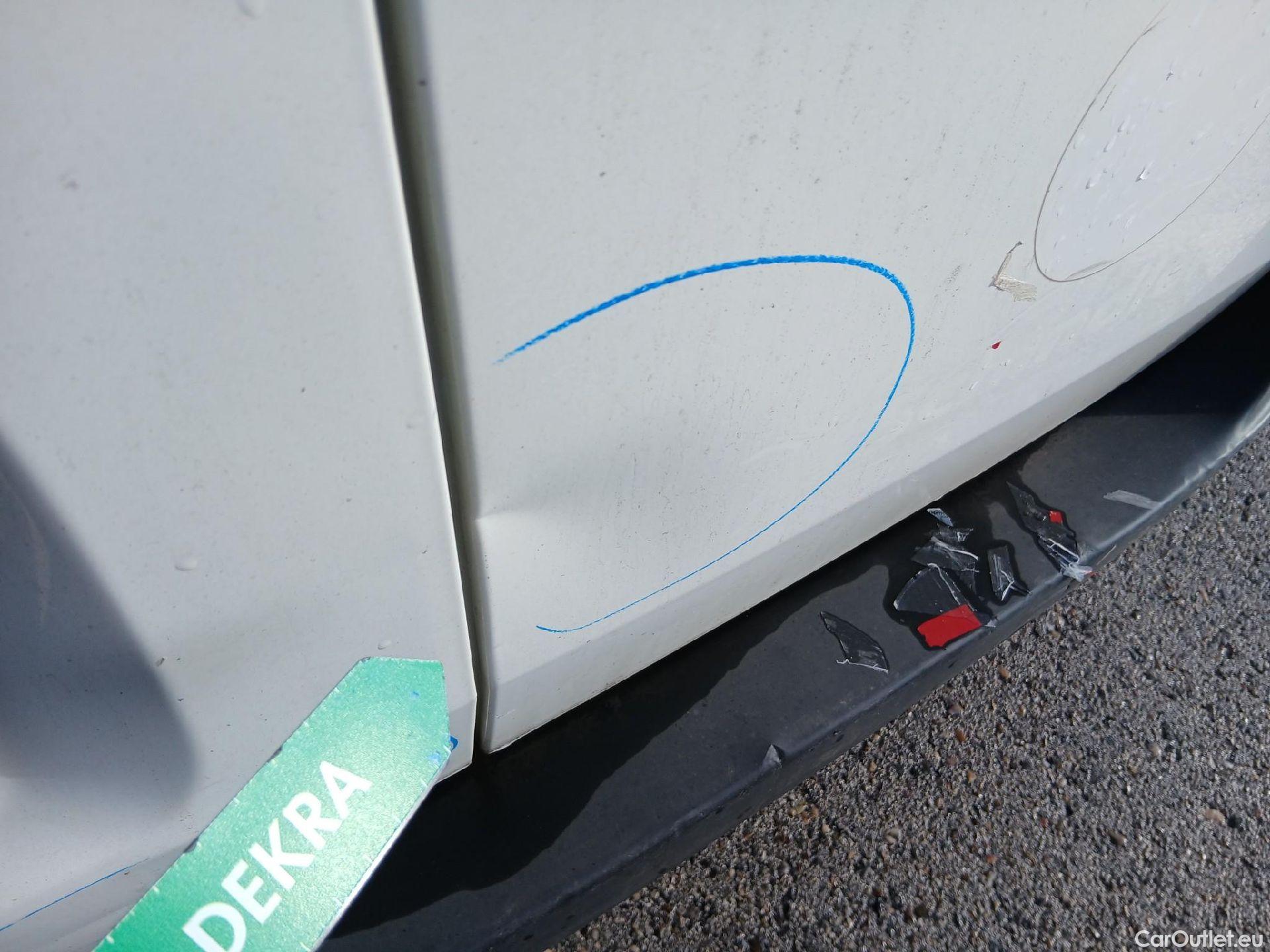  Fiat  Fiorino FIAT  / 2016 / 3P / furgón derivado de turismo Cargo Base 1.3 Mjet 59kW (80CV) E6 #19