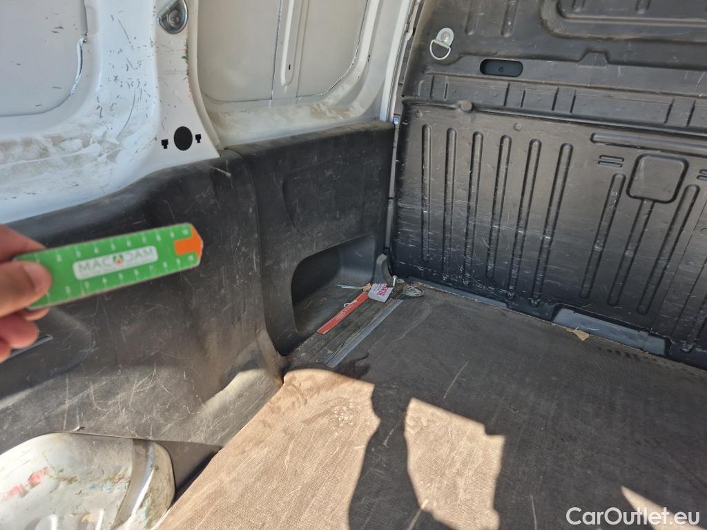  Opel  Combo OPEL  / 2018 / 4P / furgón derivado de turismo 1.6TD S/S 74kW(100CV) Express XL H1 1000 #30