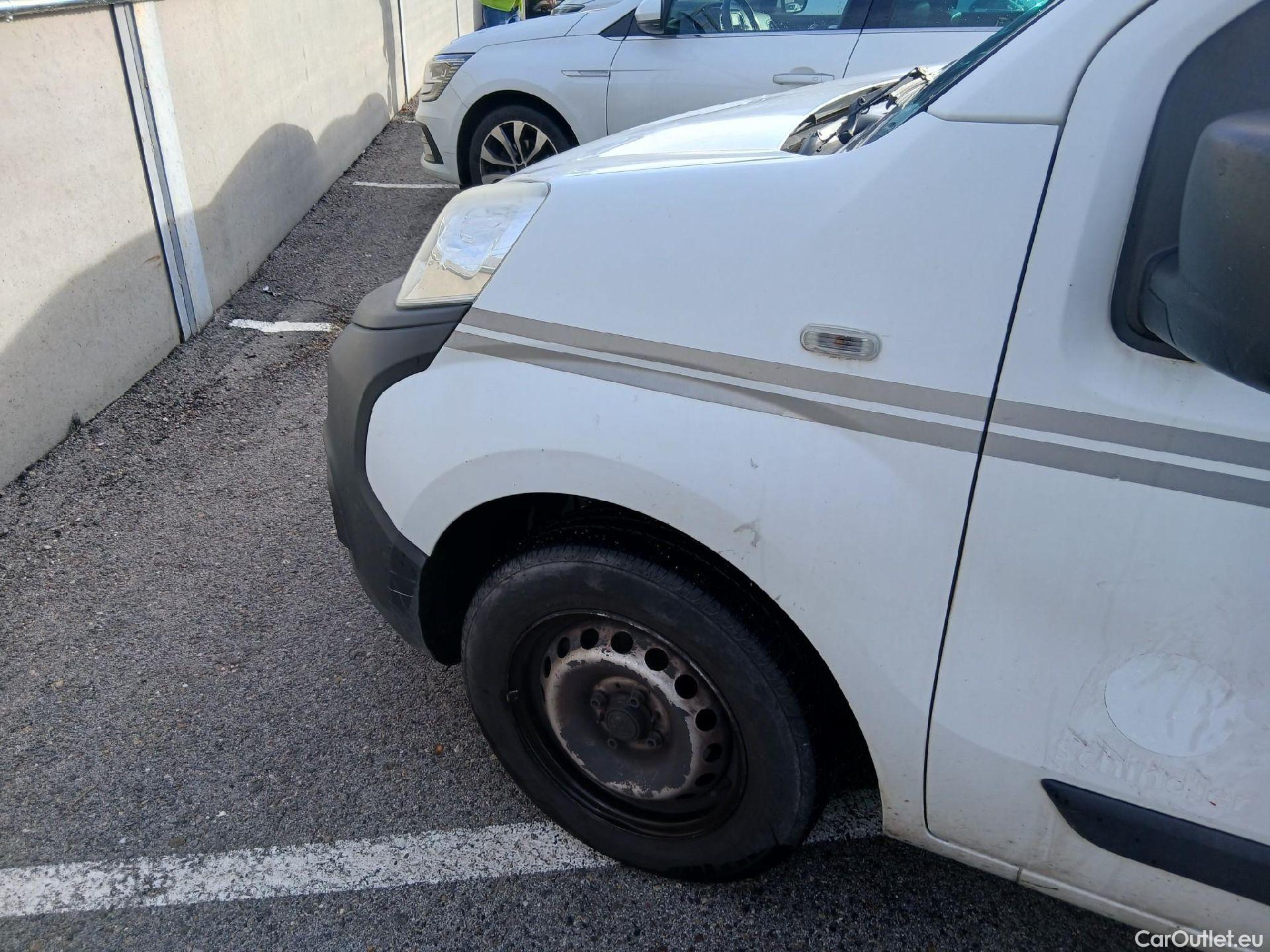  Fiat  Fiorino FIAT  / 2016 / 3P / furgón derivado de turismo Cargo Base 1.3 Mjet 59kW (80CV) E6 #10