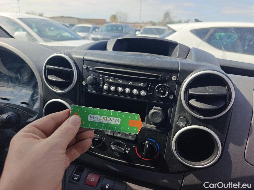  Citroen  Berlingo CITROEN  / 2015 / 4P / combi Multispace LIVE Edit.BlueHDi 74KW (100CV (AC) #63