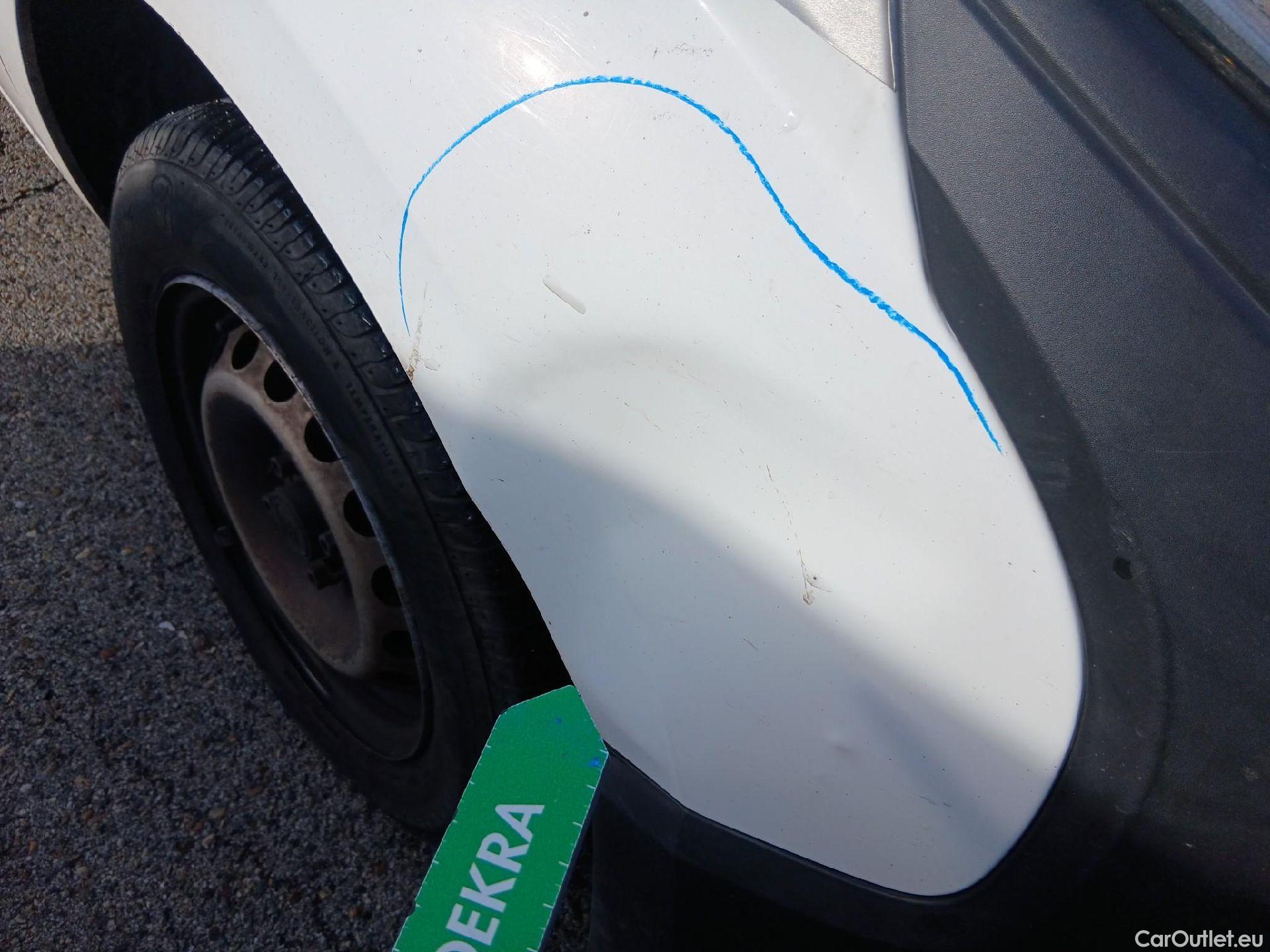  Fiat  Fiorino FIAT  / 2016 / 3P / furgón derivado de turismo Cargo Base 1.3 Mjet 59kW (80CV) E6 #30