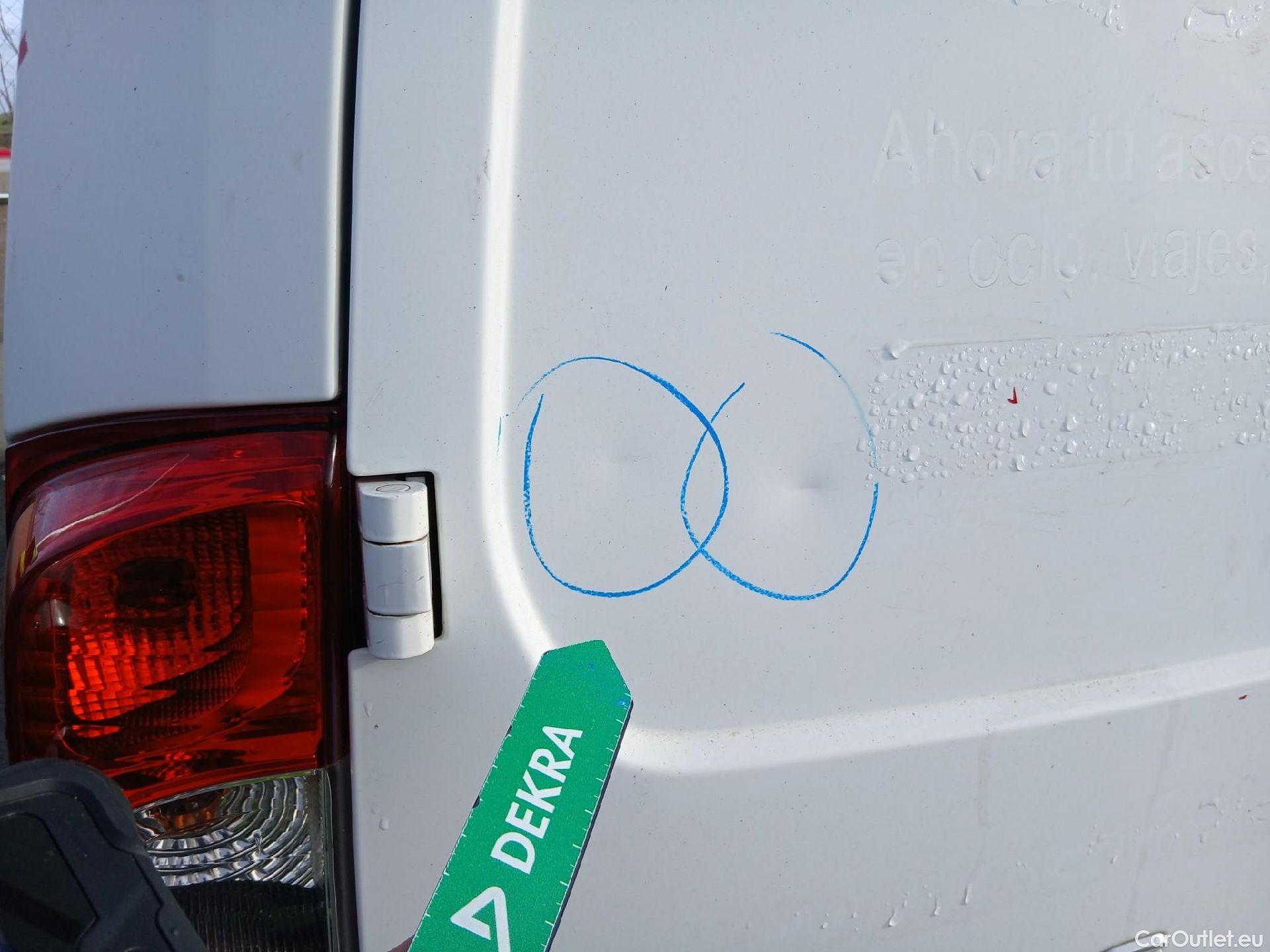  Fiat  Fiorino FIAT  / 2016 / 3P / furgón derivado de turismo Cargo Base 1.3 Mjet 59kW (80CV) E6 #15