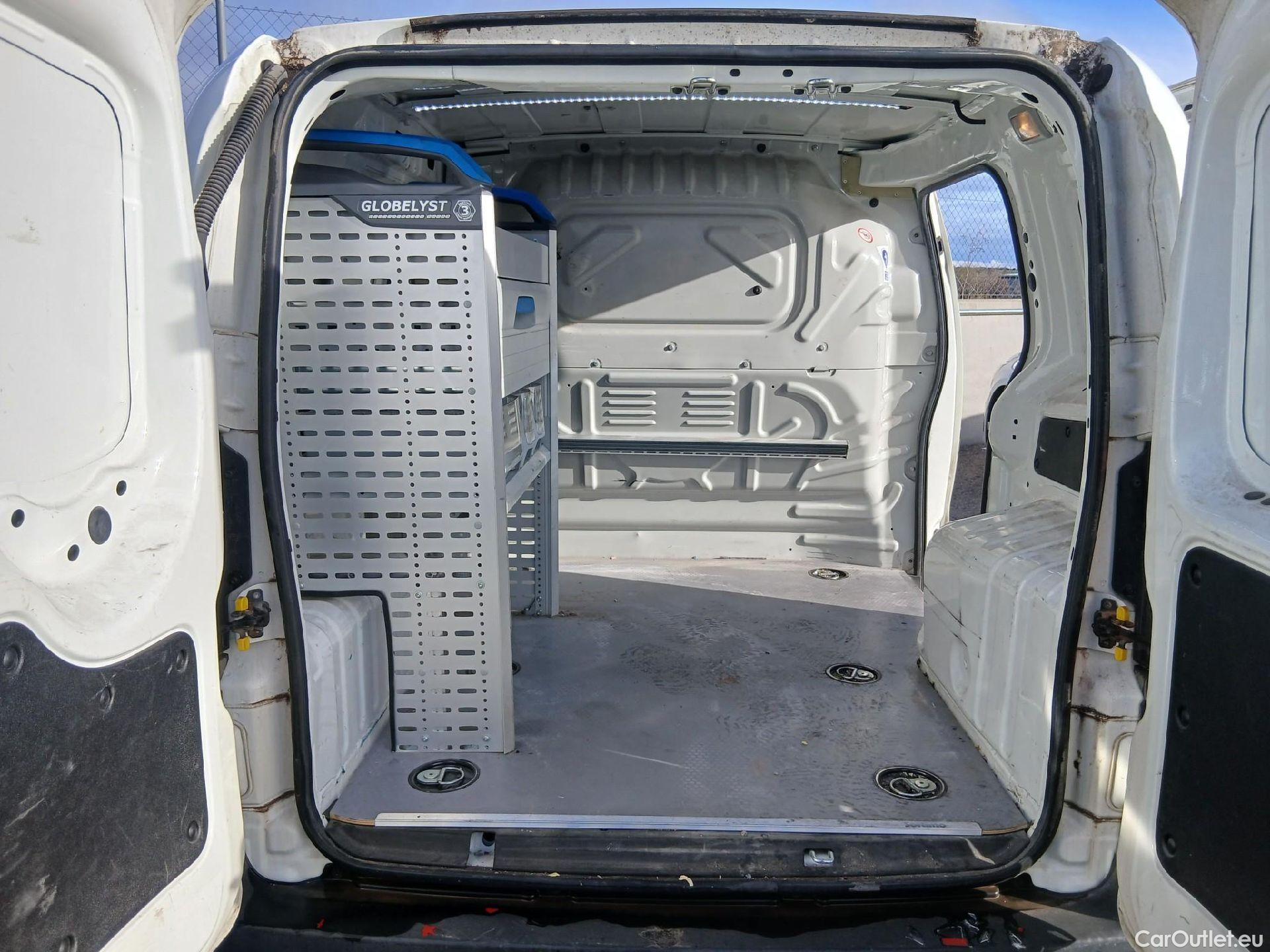  Fiat  Fiorino FIAT  / 2016 / 3P / furgón derivado de turismo Cargo Base 1.3 Mjet 59kW (80CV) E6 #27