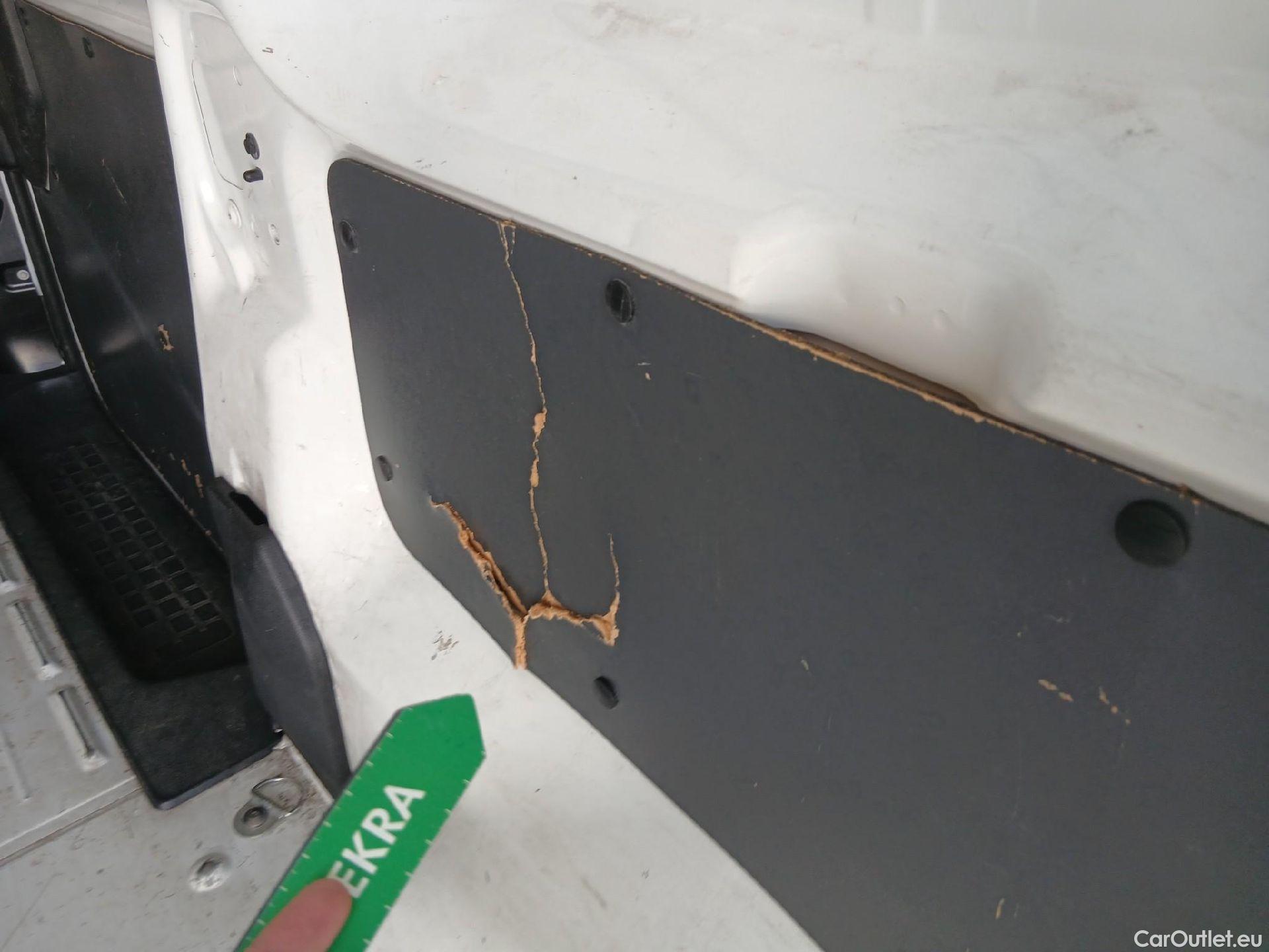  Opel  Vivaro OPEL  / 2019 / 4P / furgón 1.5 Diésel 74kW(100CV)M Std Exp #8