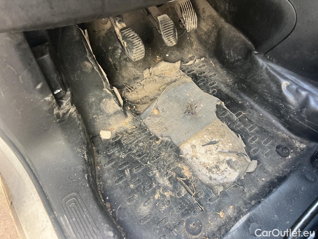  Fiat  Fiorino FIAT  / 2016 / 3P / furgón derivado de turismo Cargo Base 1.3 Mjet 59kW (80CV) E6 #4