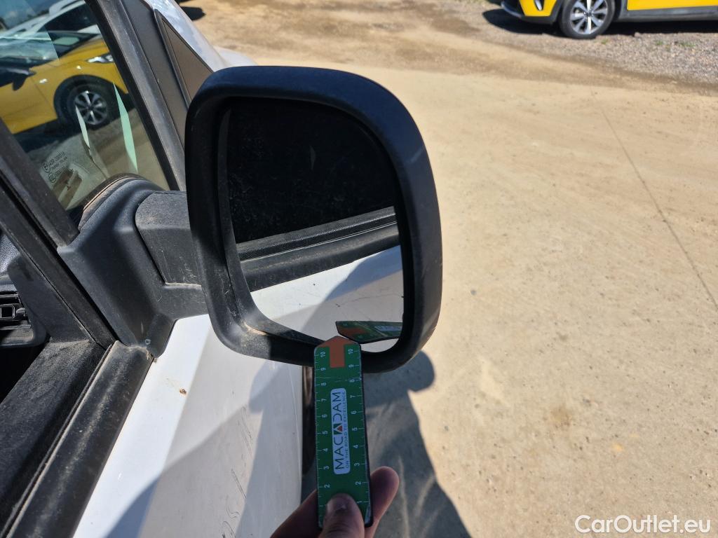  Opel  Combo OPEL  / 2018 / 4P / furgón derivado de turismo 1.6TD S/S 74kW(100CV) Express XL H1 1000 #36