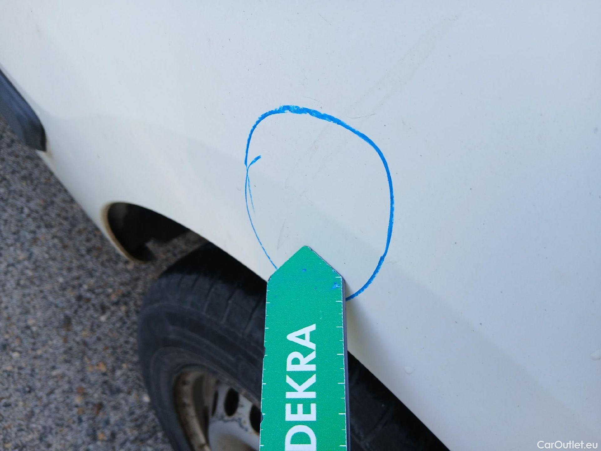  Fiat  Fiorino FIAT  / 2016 / 3P / furgón derivado de turismo Cargo Base 1.3 Mjet 59kW (80CV) E6 #13