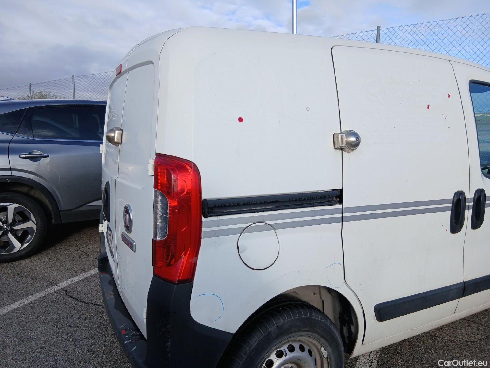  Fiat  Fiorino FIAT  / 2016 / 3P / furgón derivado de turismo Cargo Base 1.3 Mjet 59kW (80CV) E6 #22