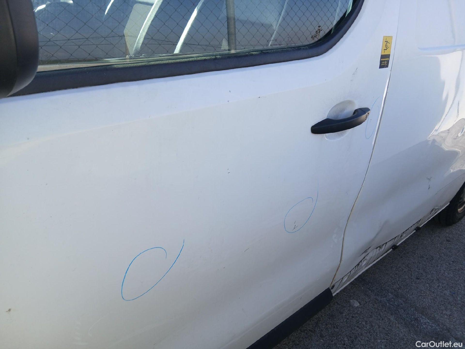  Opel  Vivaro OPEL  / 2019 / 4P / furgón 1.5 Diésel 74kW(100CV)M Std Exp #28