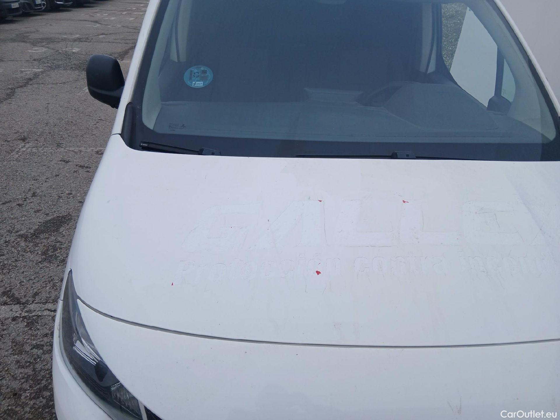  Peugeot  Partner PEUGEOT  / 2018 / 3P / furgón derivado de turismo Pro Standard 600kg BlueHDi 73kW (AC) #2