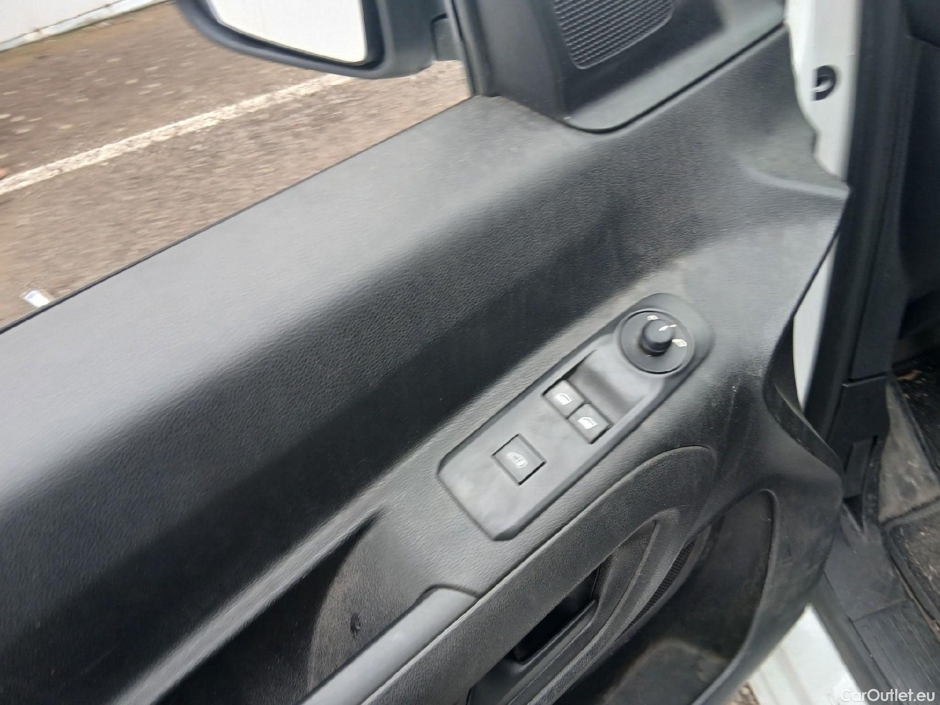  Peugeot  Partner PEUGEOT  / 2018 / 3P / furgón derivado de turismo Pro Standard 600kg BlueHDi 73kW (AC) #35