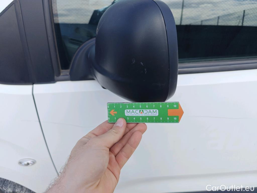  Peugeot  Partner PEUGEOT  / 2018 / 3P / furgón derivado de turismo Pro Standard 600kg BlueHDi 73kW (AC) #85