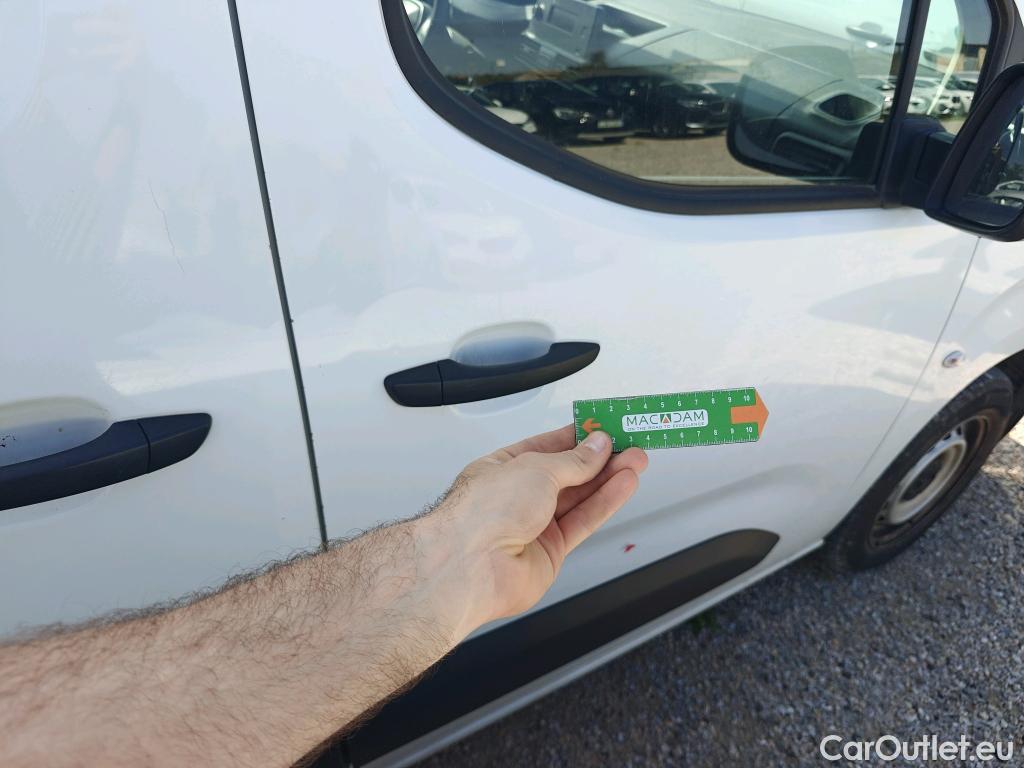  Peugeot  Partner PEUGEOT  / 2018 / 3P / furgón derivado de turismo Pro Standard 600kg BlueHDi 73kW (AC) #46