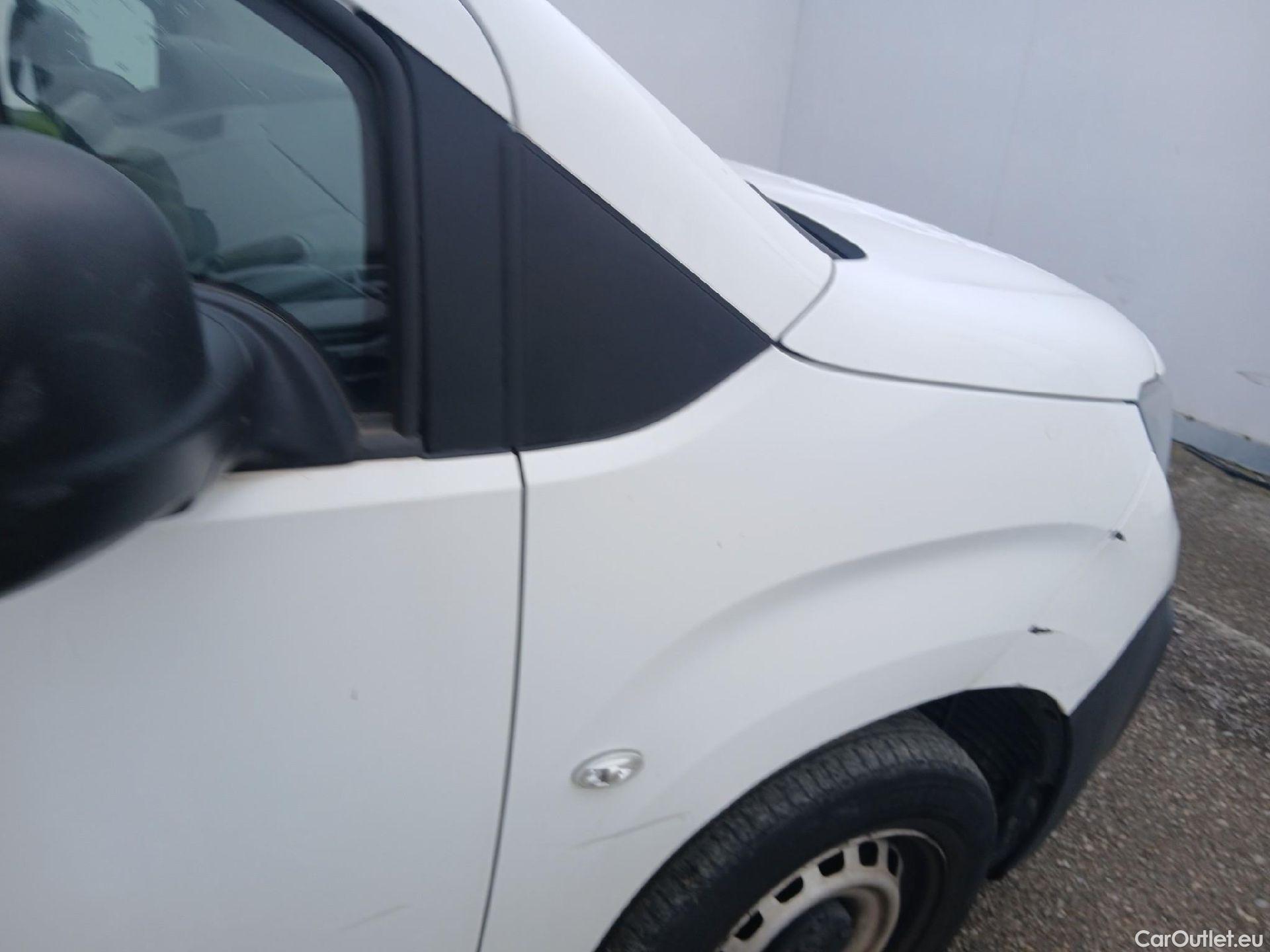  Peugeot  Partner PEUGEOT  / 2018 / 3P / furgón derivado de turismo Pro Standard 600kg BlueHDi 73kW (AC) #27