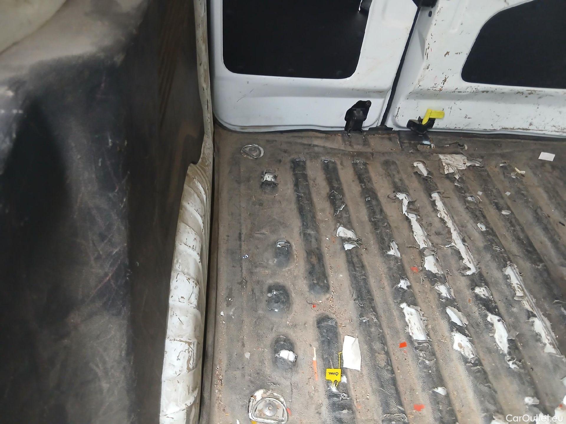  Peugeot  Partner PEUGEOT  / 2018 / 3P / furgón derivado de turismo Pro Standard 600kg BlueHDi 73kW (AC) #31