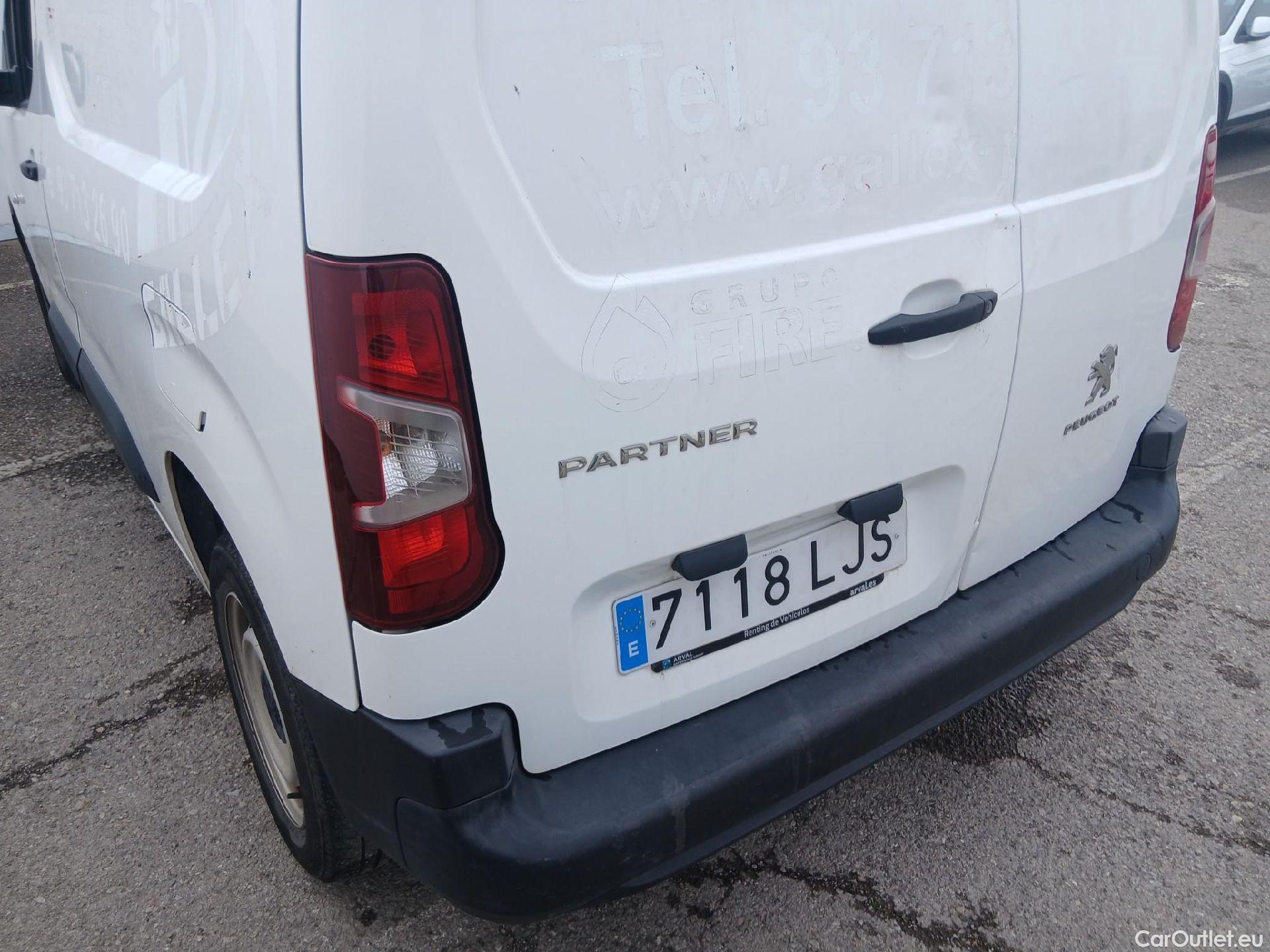  Peugeot  Partner PEUGEOT  / 2018 / 3P / furgón derivado de turismo Pro Standard 600kg BlueHDi 73kW (AC) #14