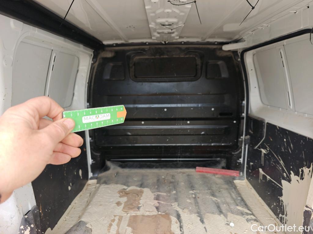  Opel  Vivaro OPEL  / 2019 / 4P / furgón 1.5 Diésel 74kW (100CV) M Std Express (CX) #32