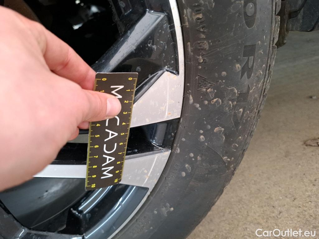  Peugeot  2008  Allure Business 1.5 HDi 130CV BVA8 E6d #19