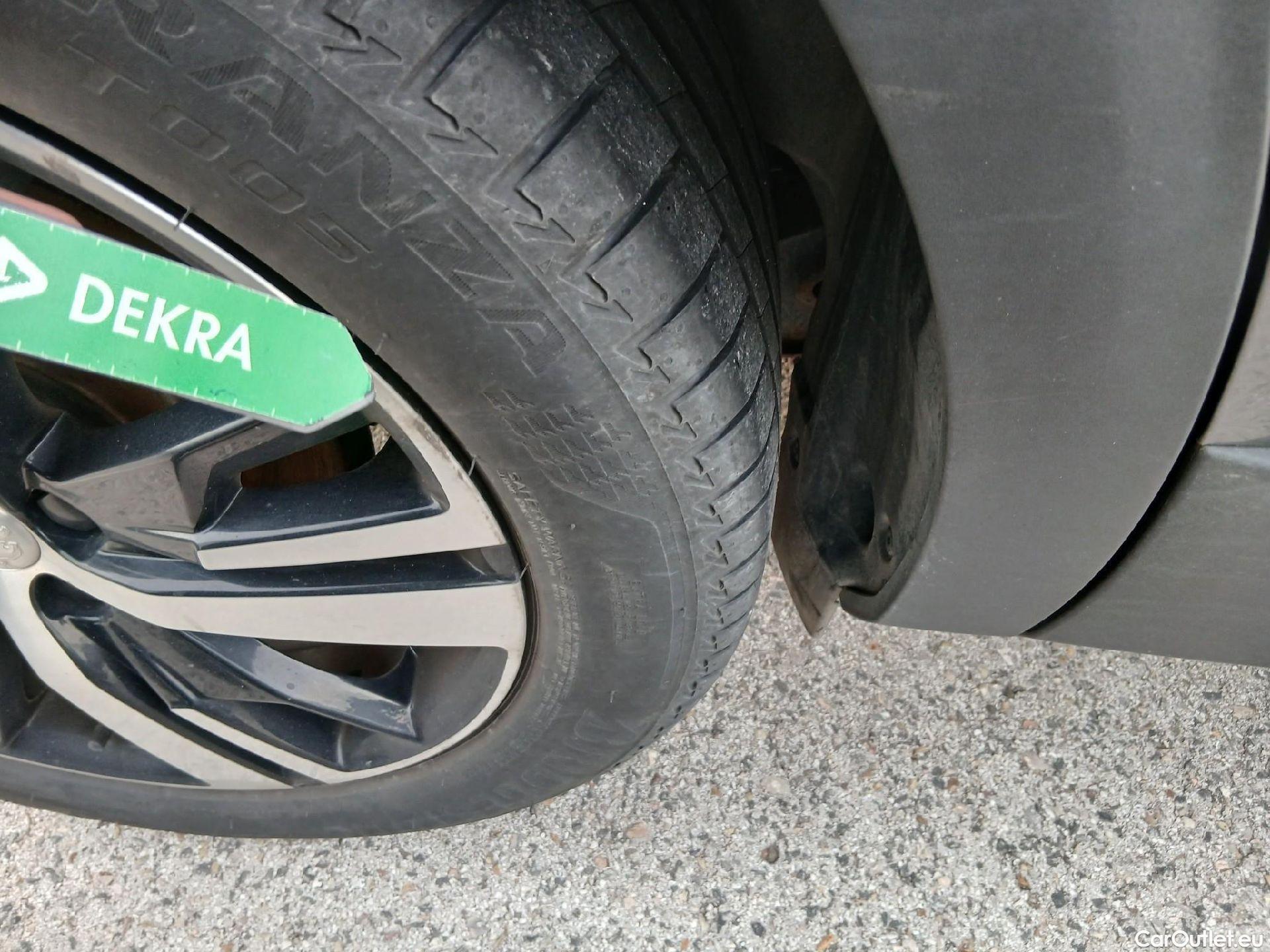  Peugeot  3008 PEUGEOT  / 2020 / 5P / todoterreno 1.5 BlueHDi 96kW S&S GT EAT8 #9