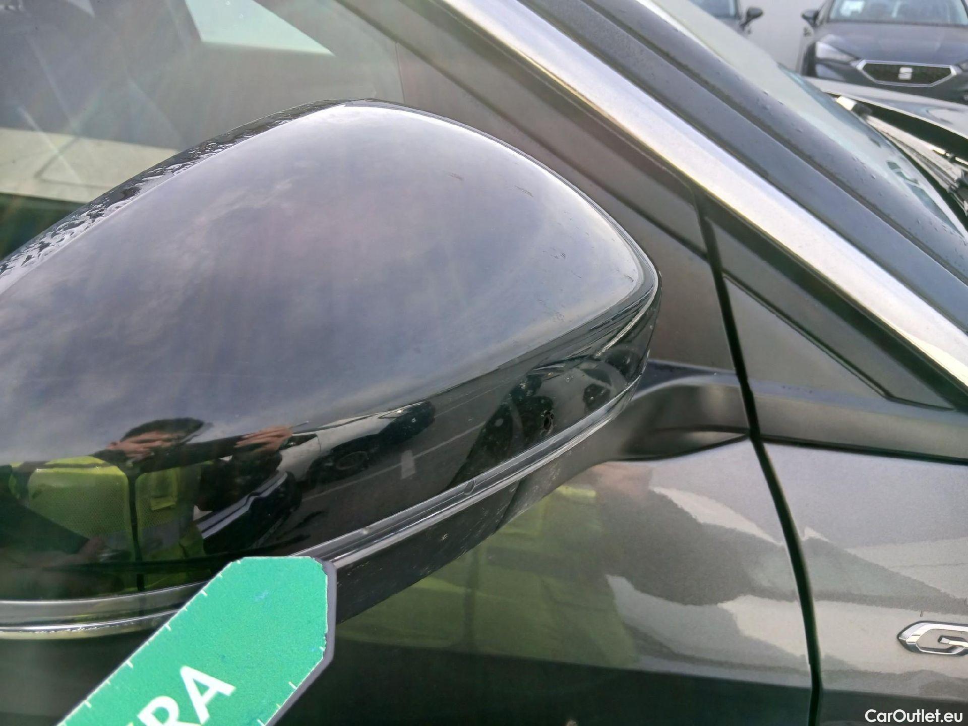  Peugeot  3008 PEUGEOT  / 2020 / 5P / todoterreno 1.5 BlueHDi 96kW S&S GT EAT8 #22