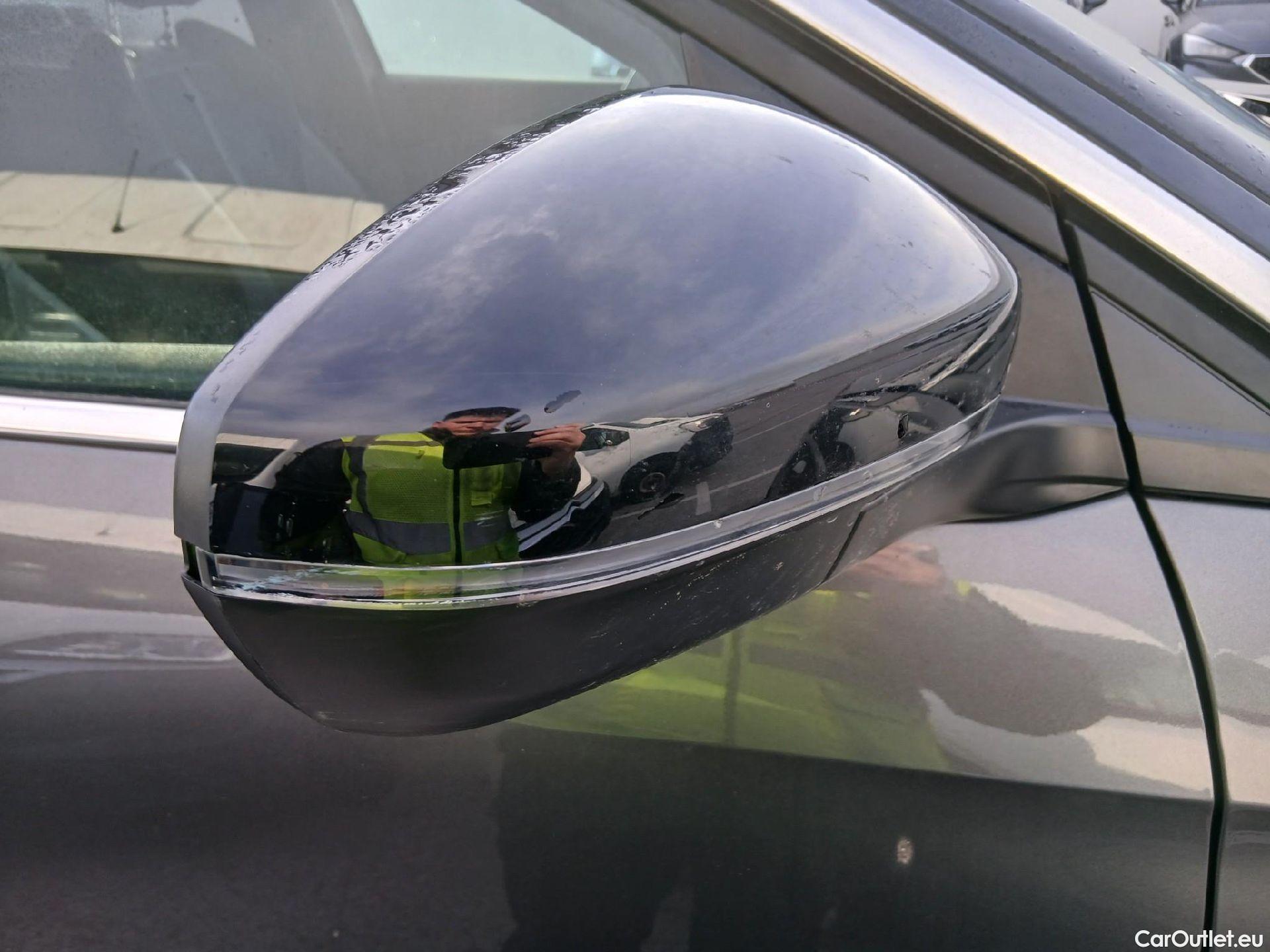  Peugeot  3008 PEUGEOT  / 2020 / 5P / todoterreno 1.5 BlueHDi 96kW S&S GT EAT8 #21