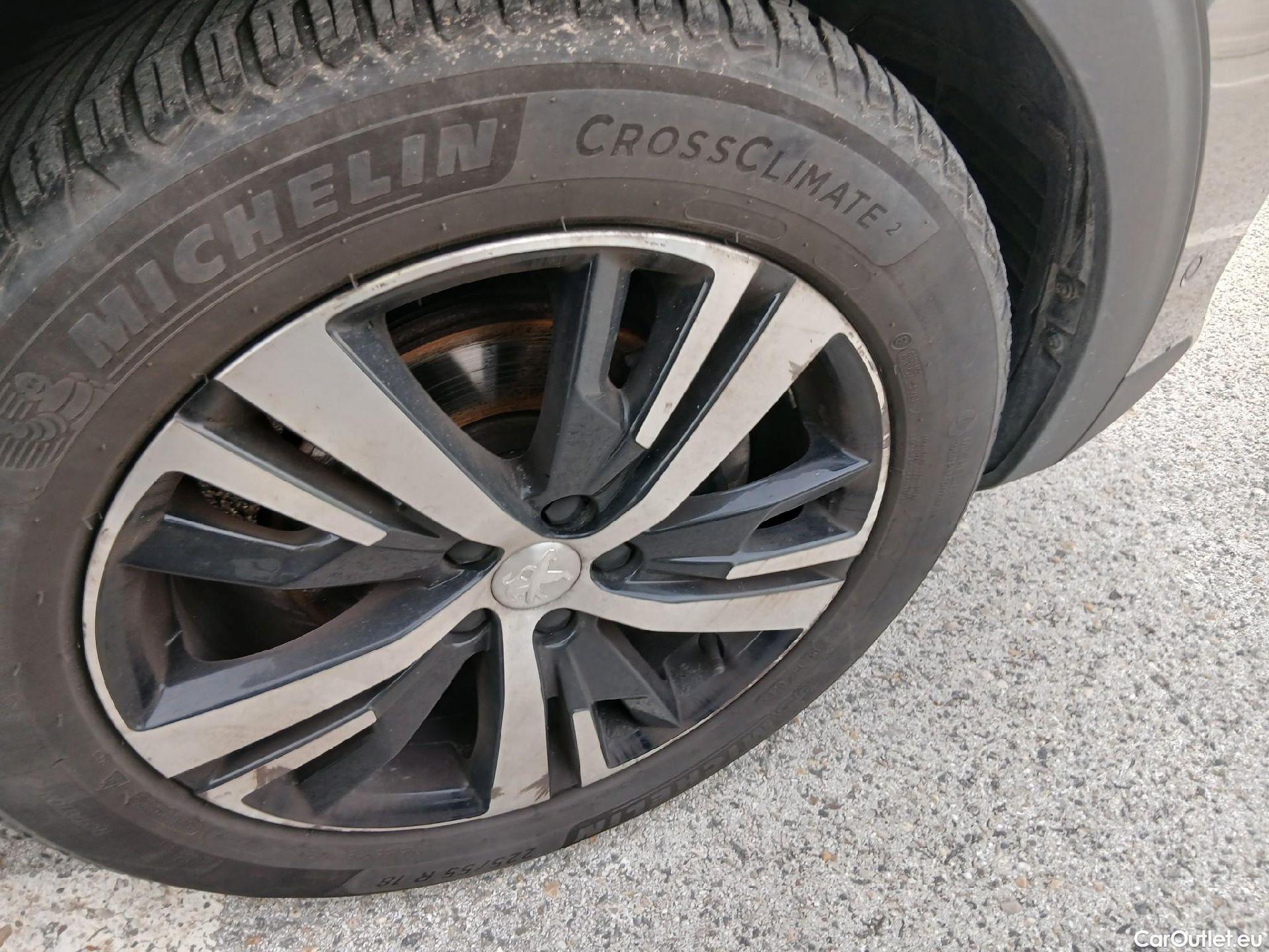  Peugeot  3008 PEUGEOT  / 2020 / 5P / todoterreno 1.5 BlueHDi 96kW S&S GT EAT8 #11