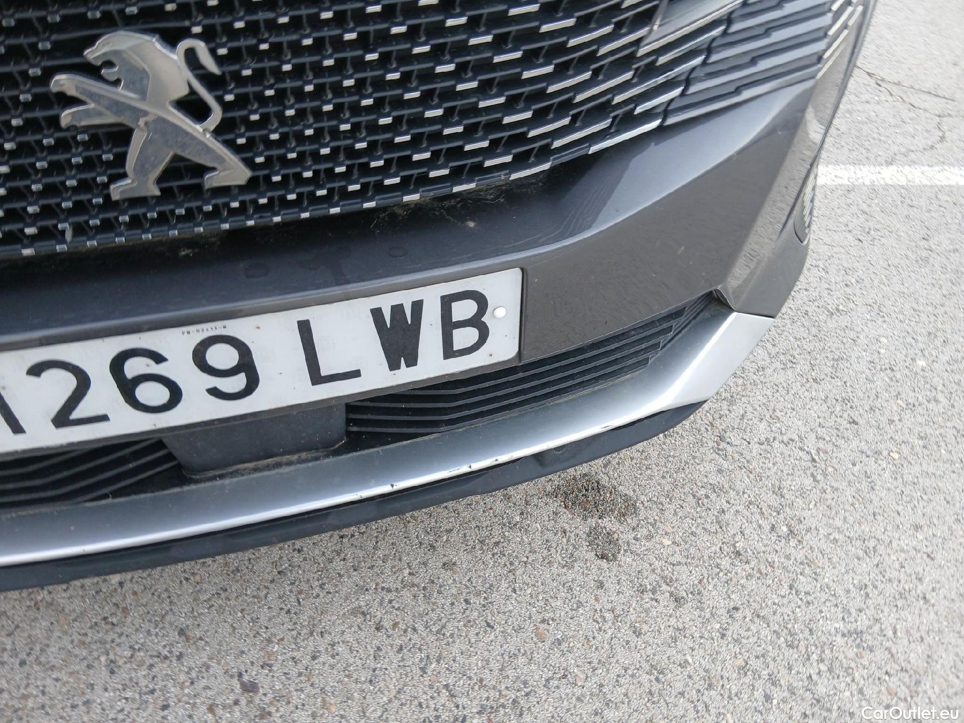  Peugeot  3008 PEUGEOT  / 2020 / 5P / todoterreno 1.5 BlueHDi 96kW S&S GT EAT8 #14