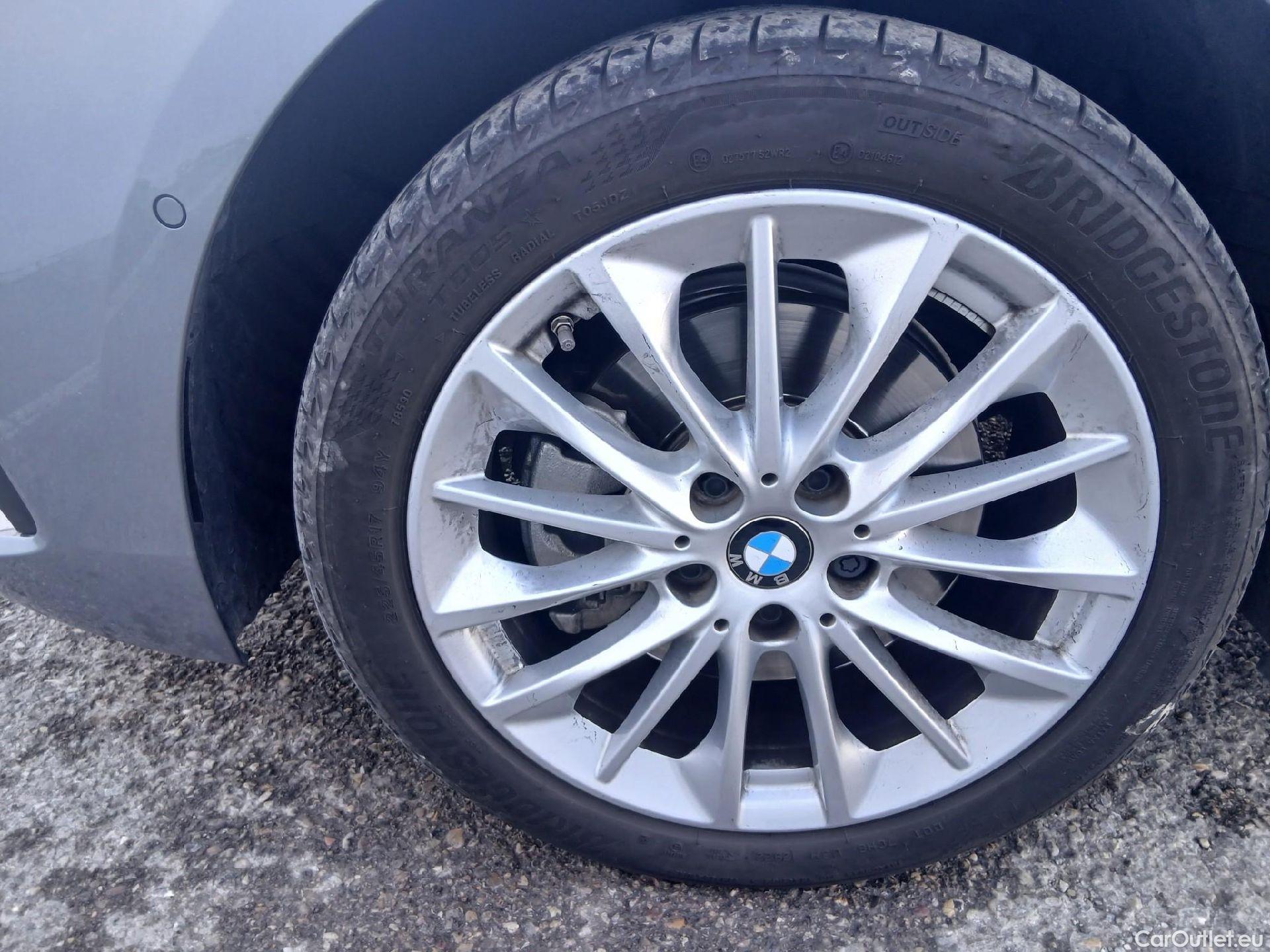  Bmw  Serie 1 BMW  / 2019 / 5P / berlina con portón 118i Corporate Auto. (AC2) #1